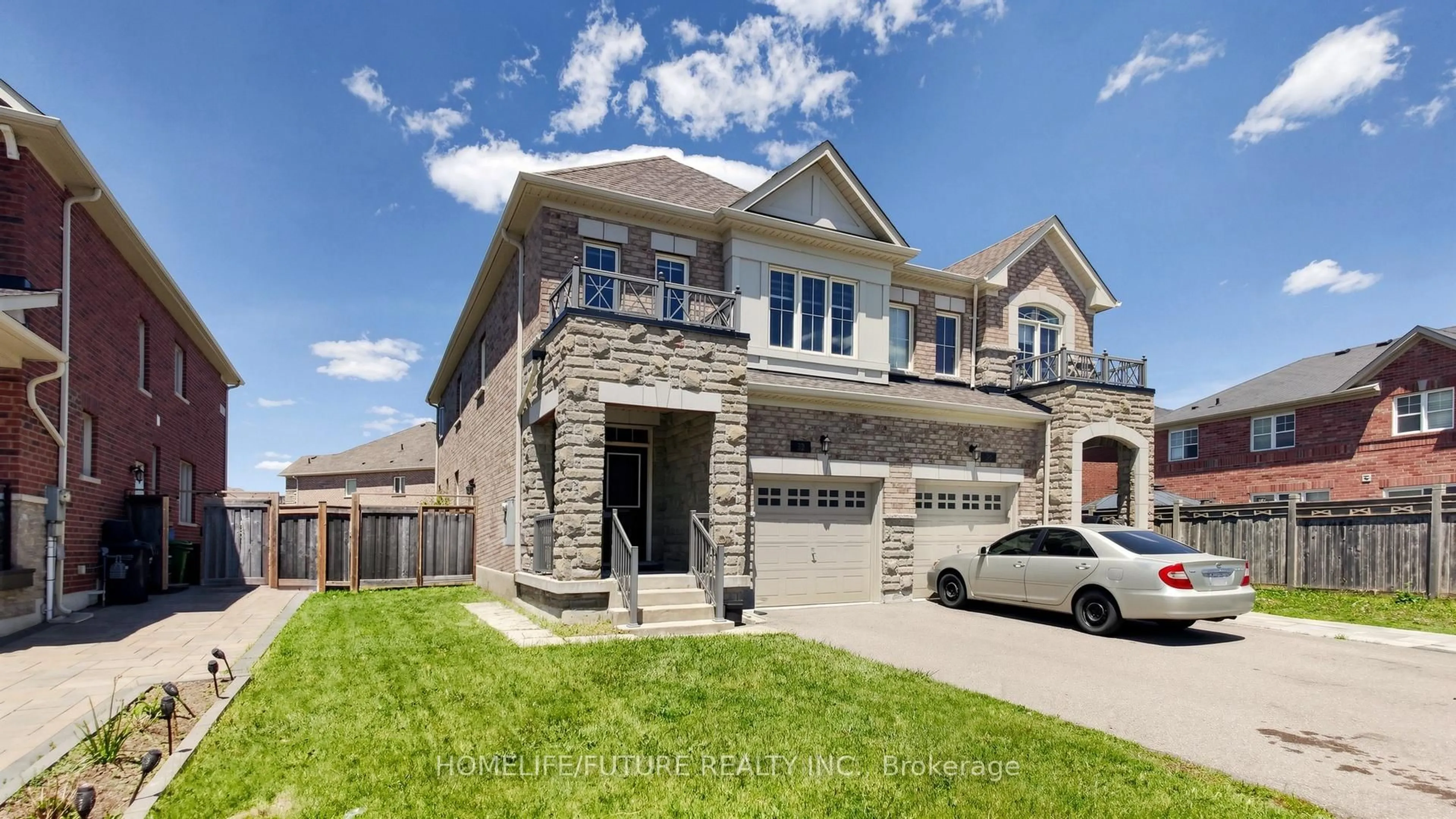 Home with brick exterior material, street for 32 Caliper Rd, Brampton Ontario L6P 3R2