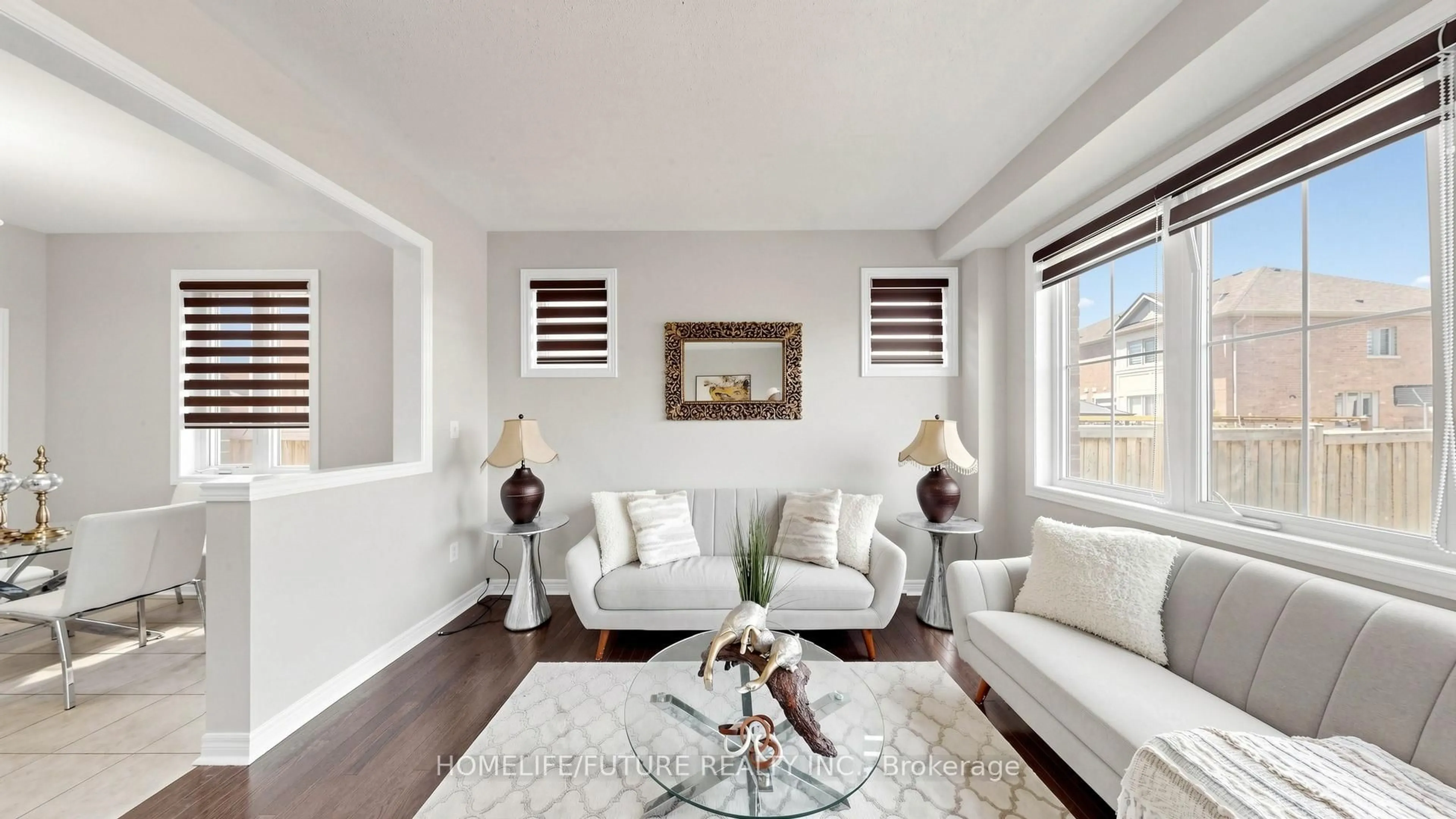 Living room with furniture, unknown for 32 Caliper Rd, Brampton Ontario L6P 3R2