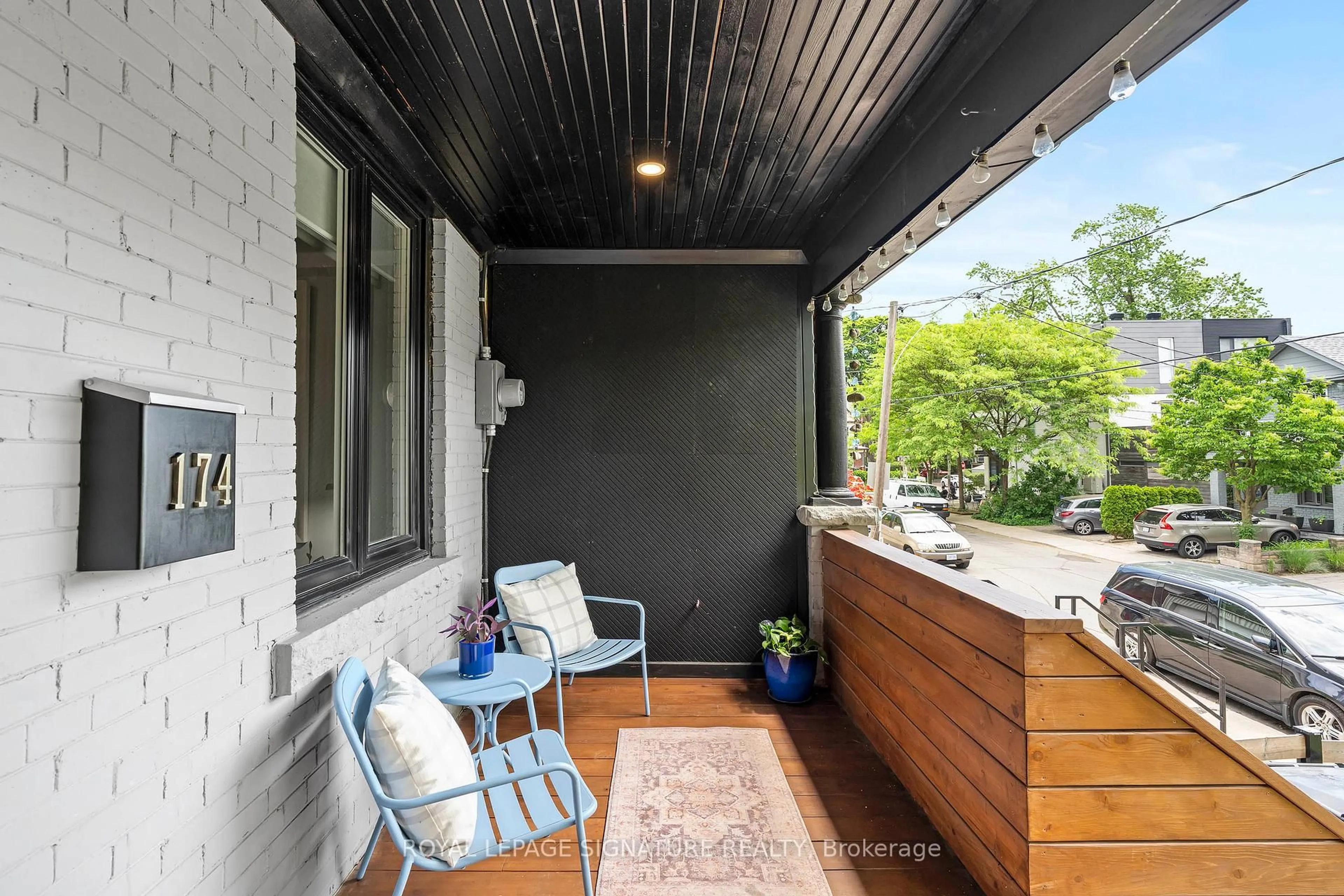 Patio, street for 174 Yarmouth Rd, Toronto Ontario M6G 1X4
