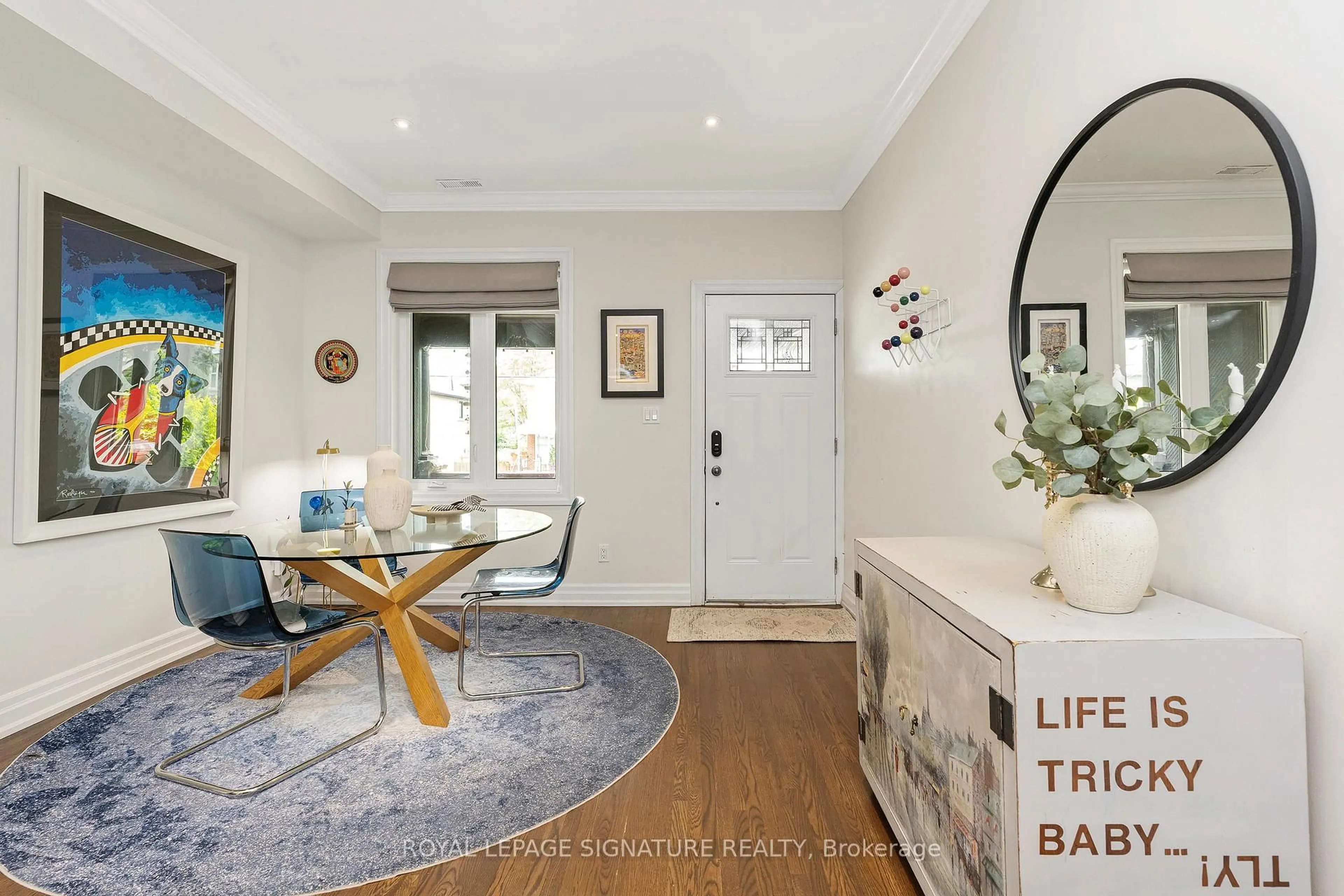 Indoor entryway for 174 Yarmouth Rd, Toronto Ontario M6G 1X4