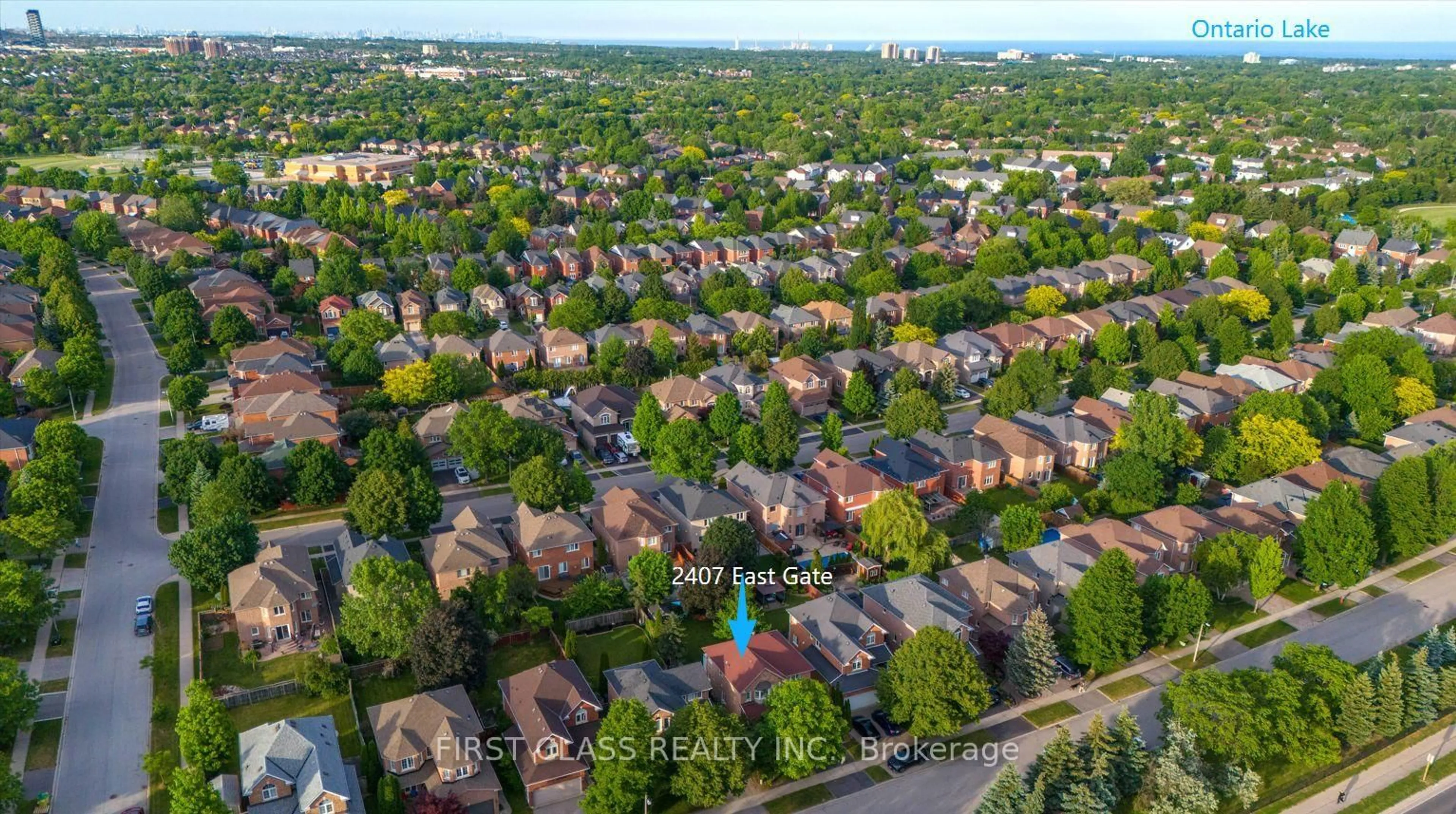 A pic from outside/outdoor area/front of a property/back of a property/a pic from drone, city buildings view from balcony for 2407 East Gate Cres, Oakville Ontario L6H 6L1