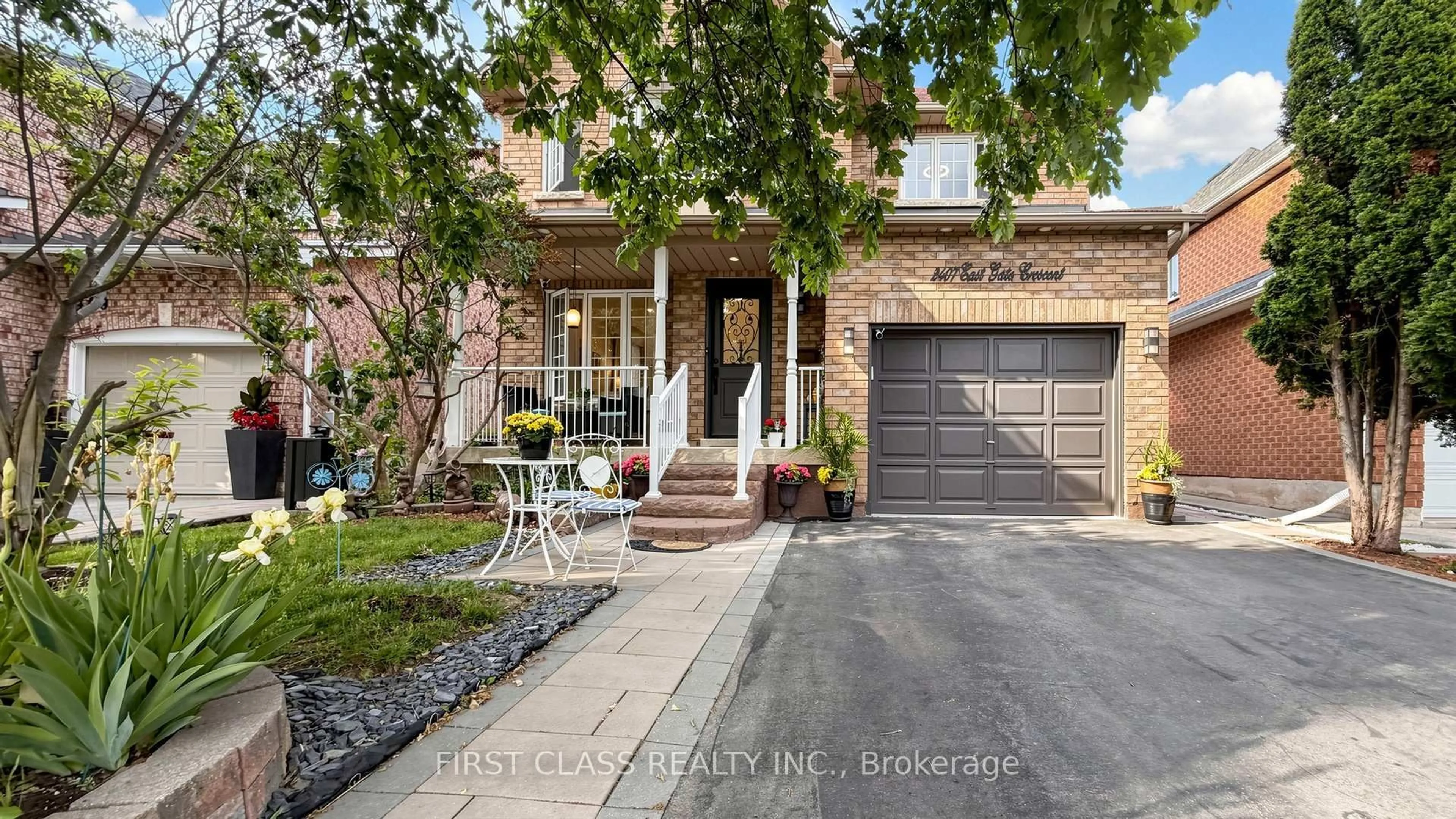 Home with brick exterior material, street for 2407 East Gate Cres, Oakville Ontario L6H 6L1