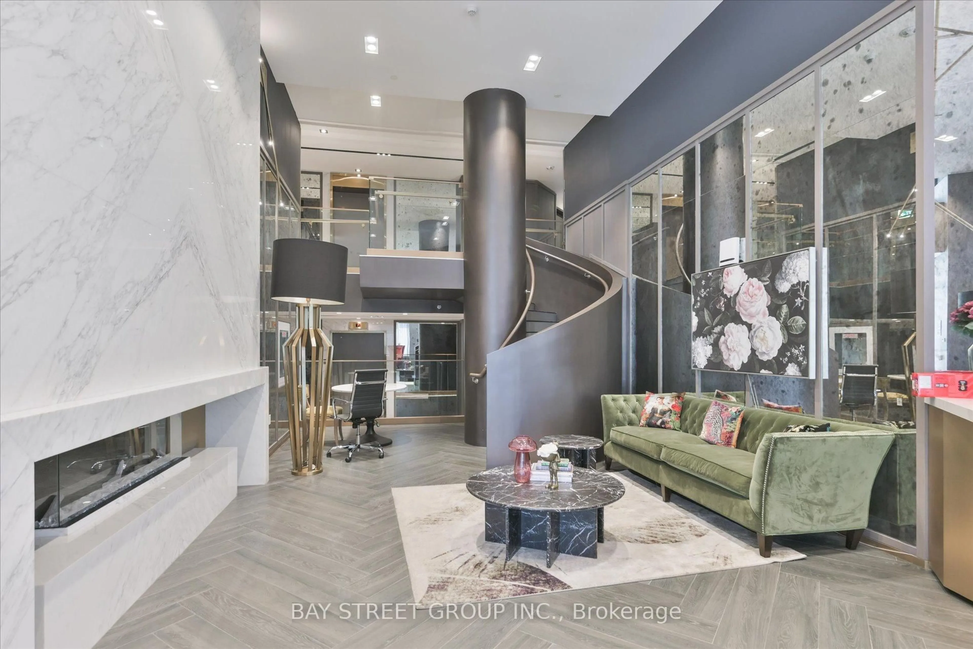 Indoor foyer for 395 Dundas St #130, Oakville Ontario L6M 5R8