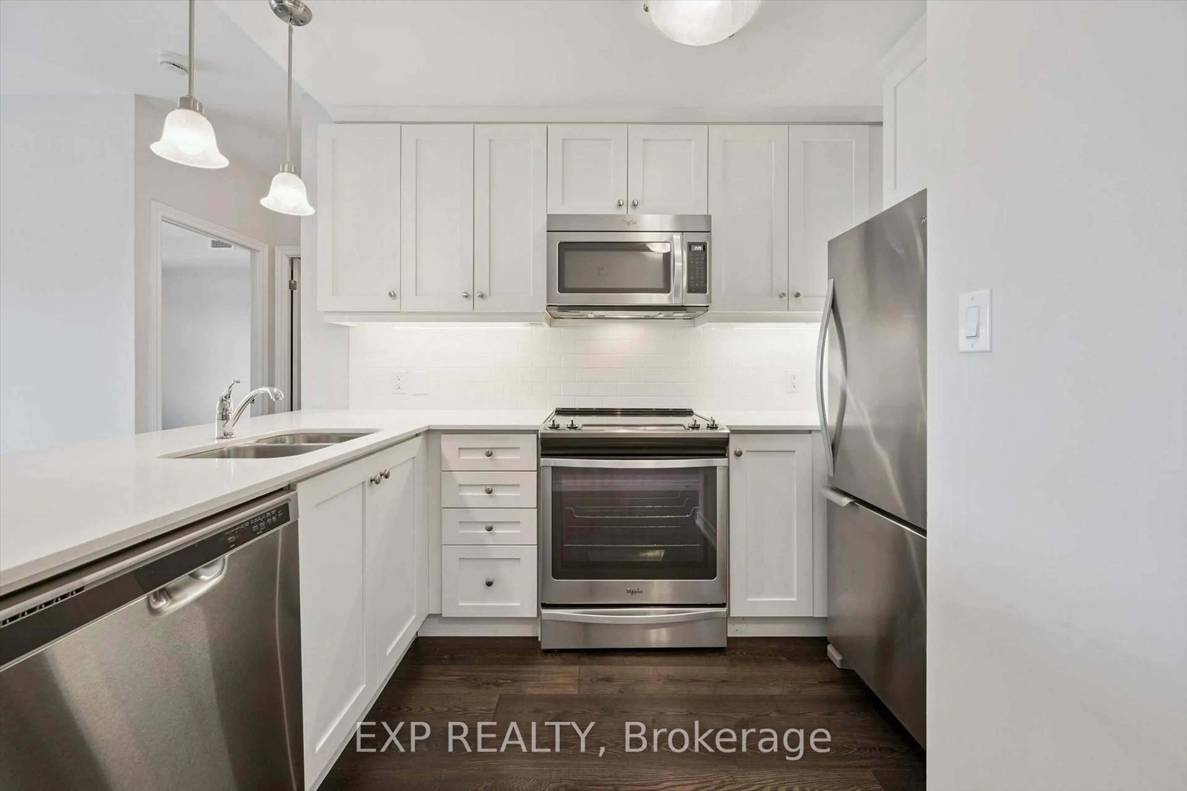 Standard kitchen, unknown for 73 Washington Ave #302, Oakville Ontario L6K 1W5