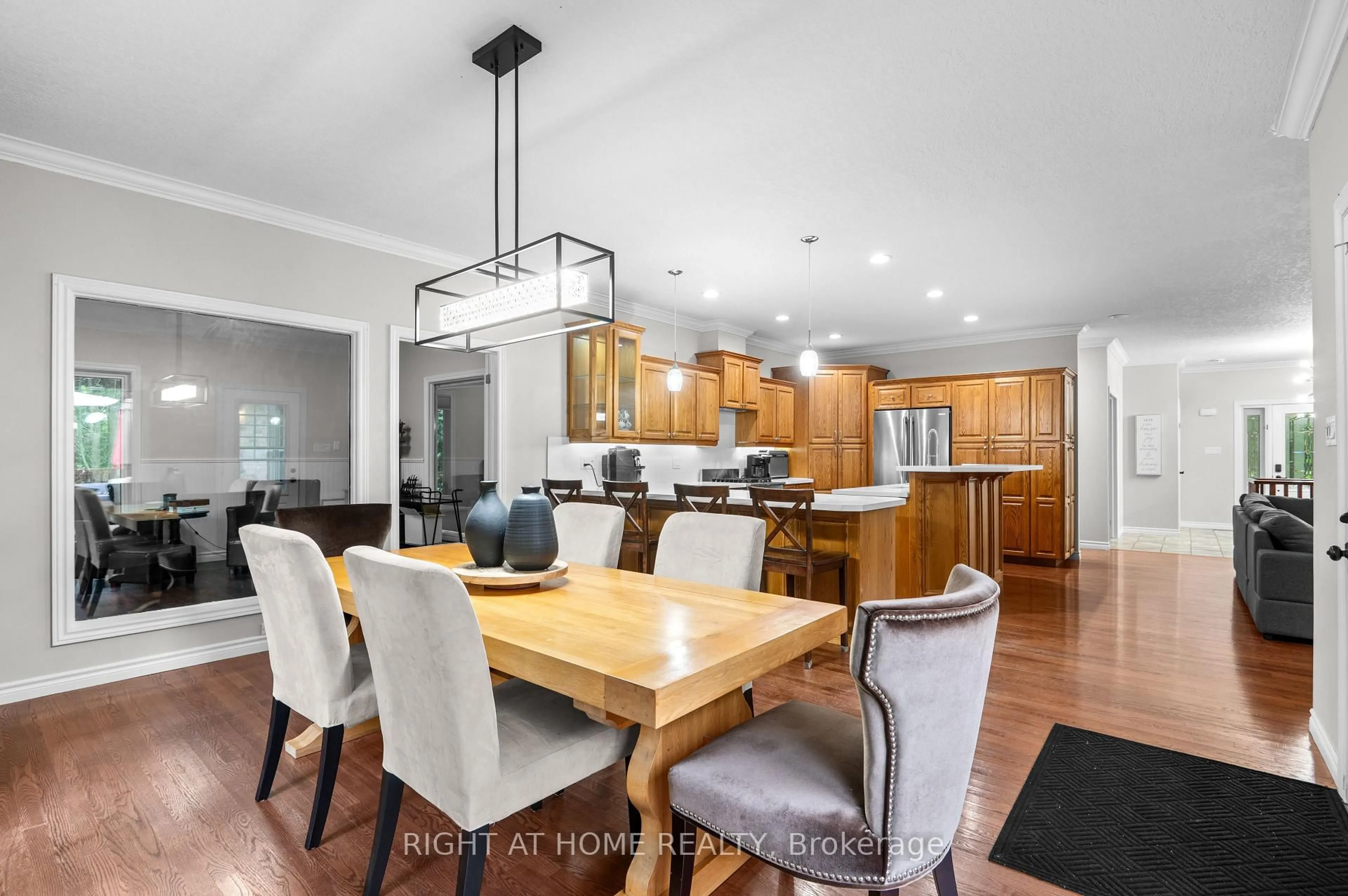 Open concept kitchen, unknown for 17 Alanavale Rd, Caledon Ontario L7K 0T1