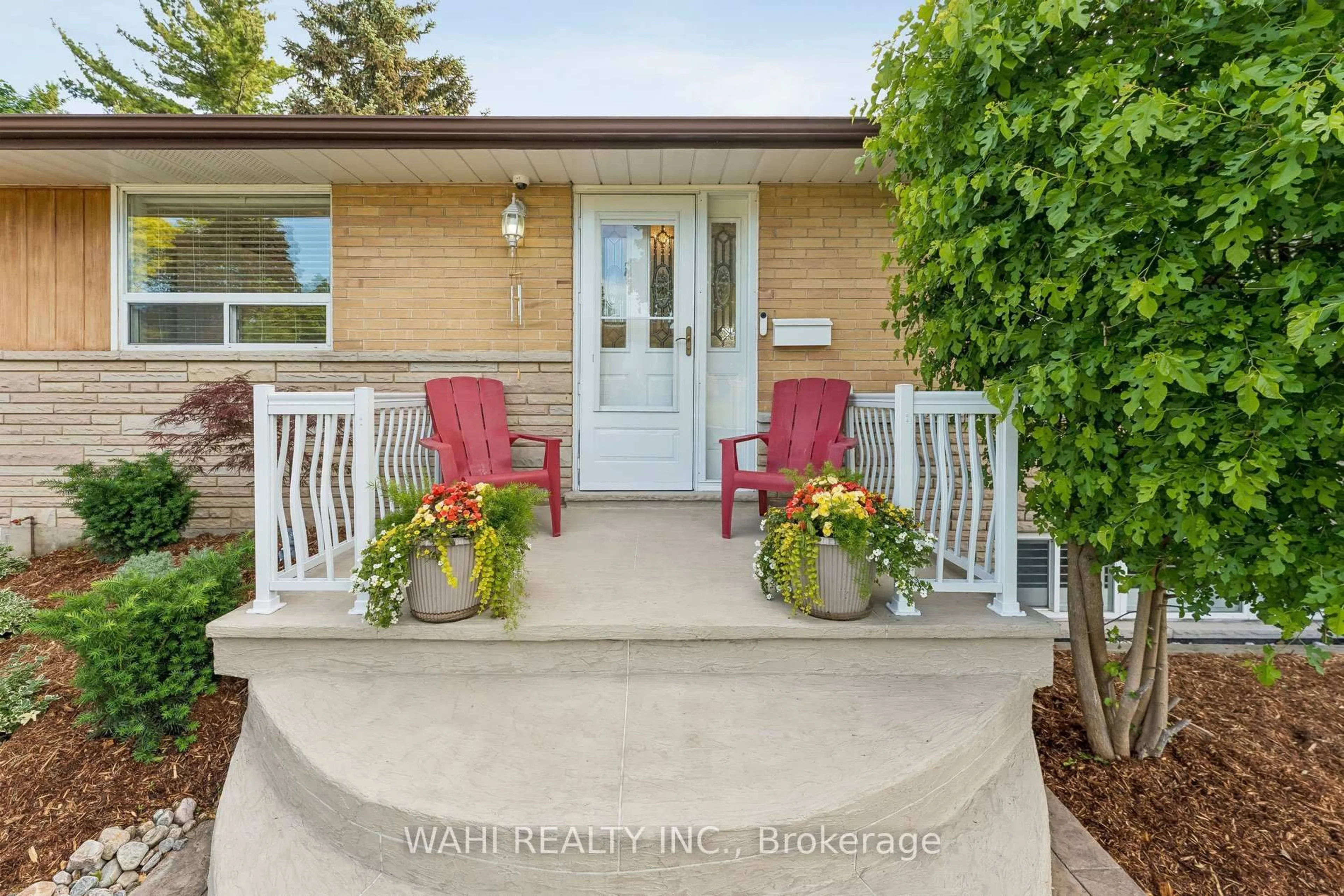 Patio, unknown for 39 Nanwood Dr, Brampton Ontario L6W 1L7