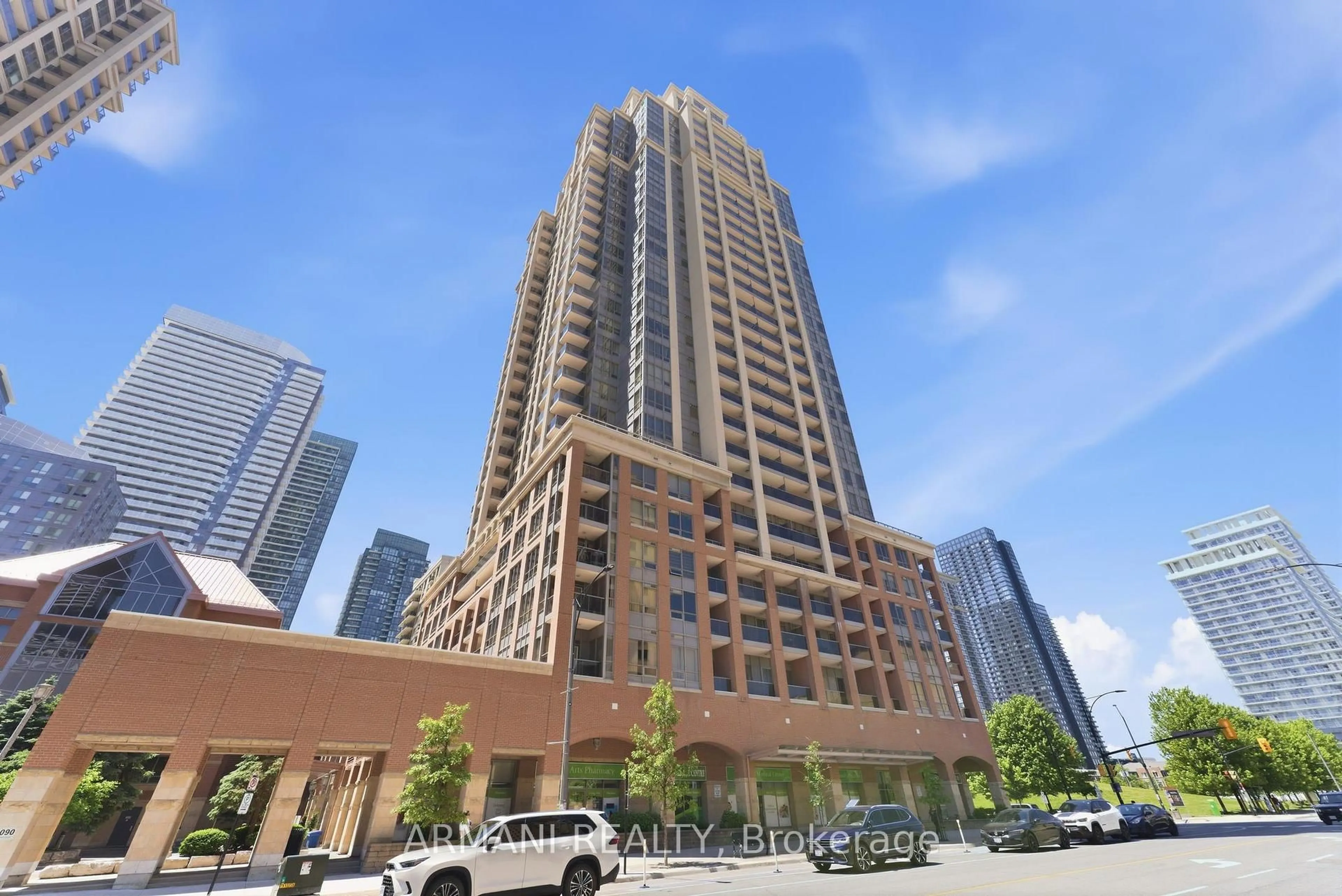 Indoor foyer for 330 Princess Royal Dr #207, Mississauga Ontario L5B 4P7