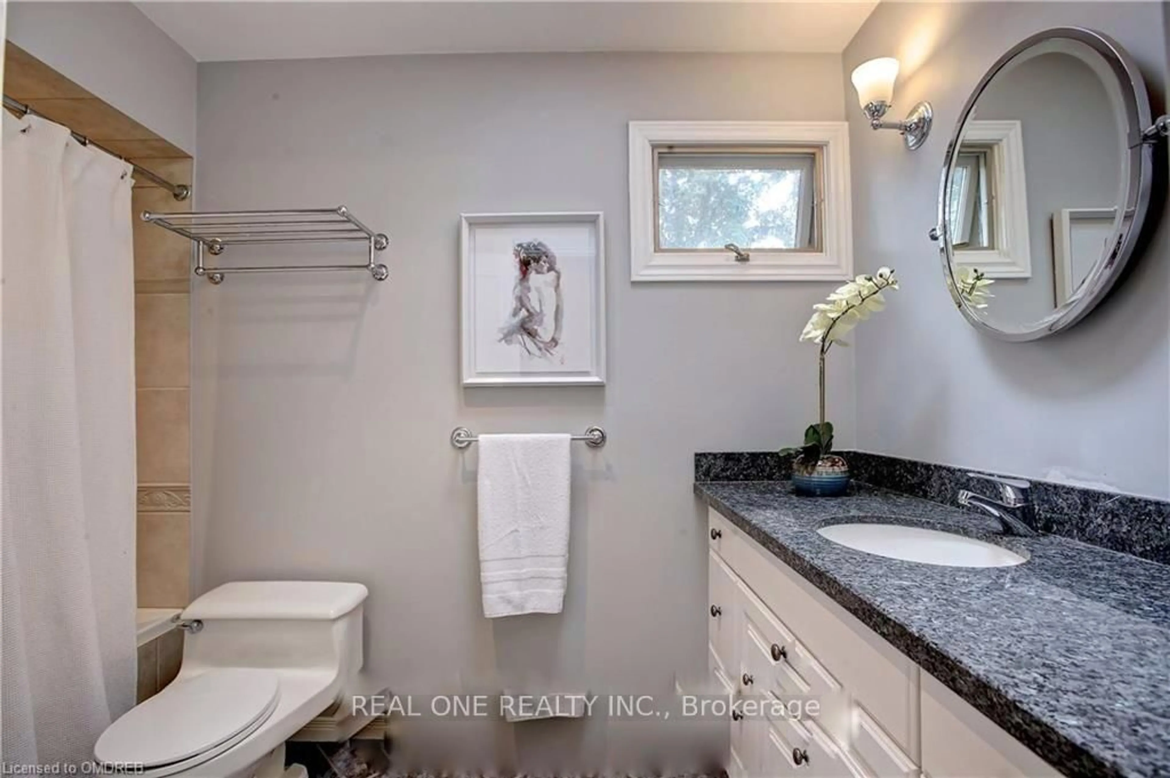 Contemporary bathroom, ceramic/tile floor for 262 Cardinal Dr, Oakville Ontario L6J 4P2
