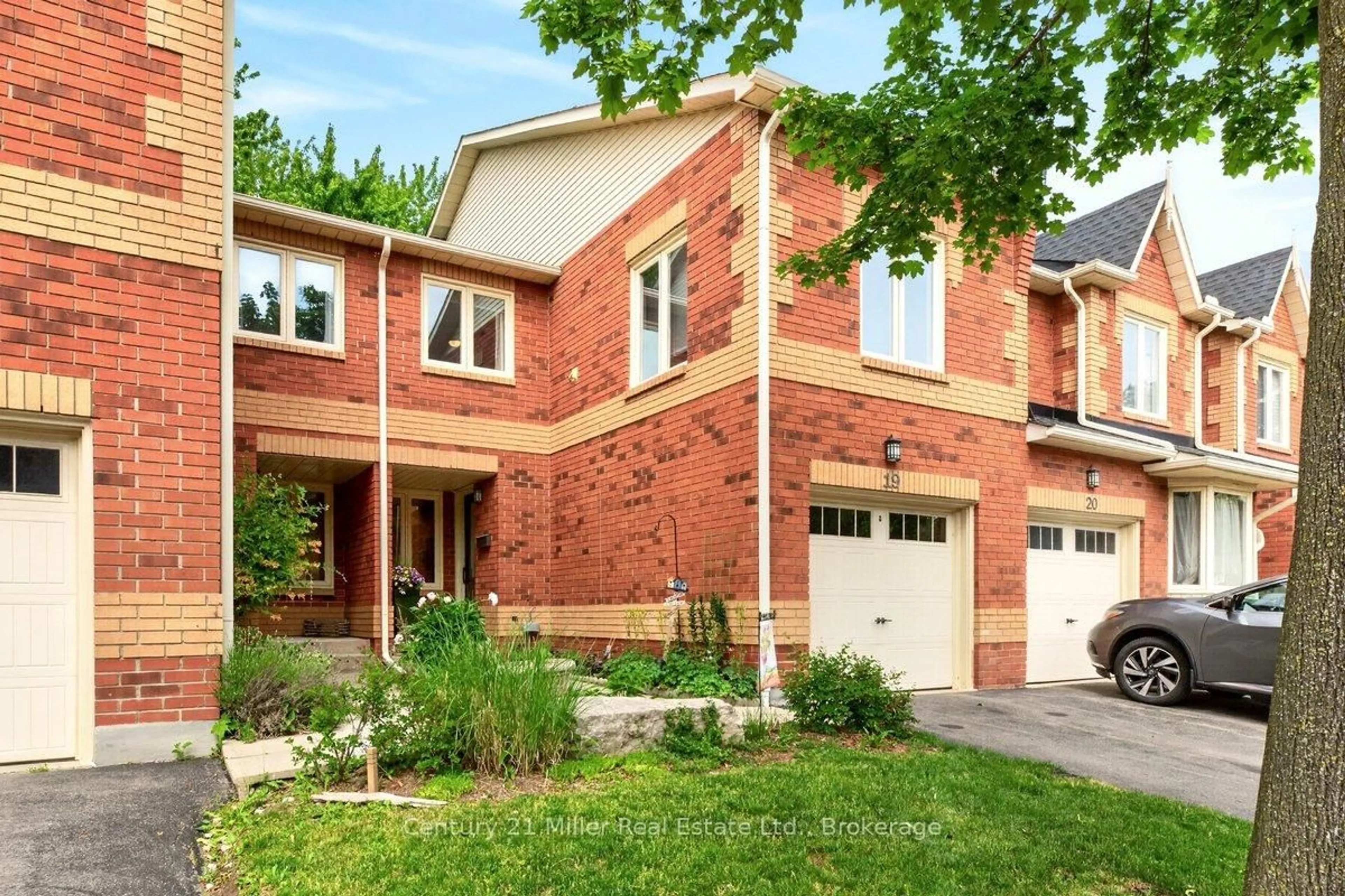 Home with brick exterior material, street for 2006 Glenada Cres #19, Oakville Ontario L6H 5R9