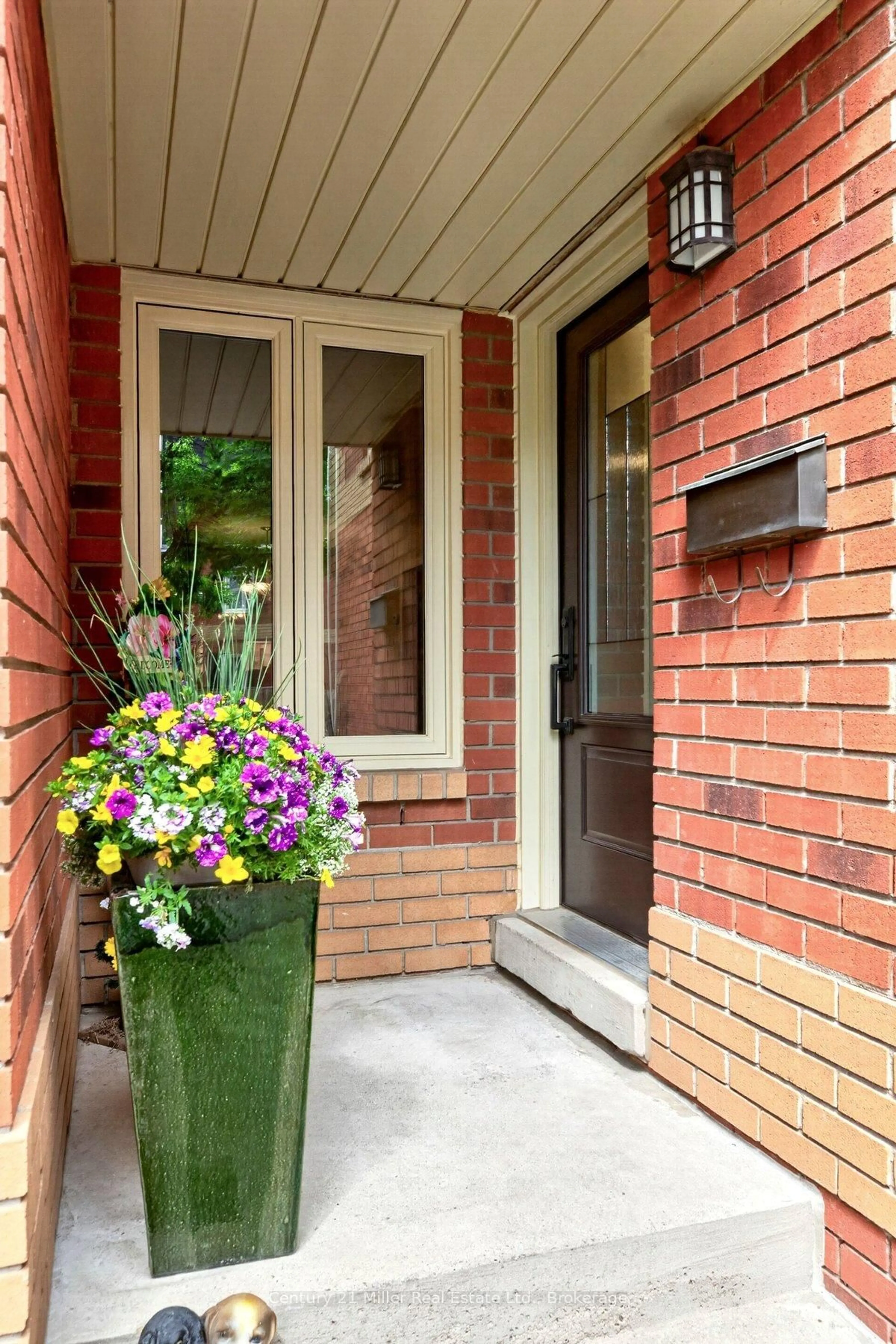 Home with brick exterior material, street for 2006 Glenada Cres #19, Oakville Ontario L6H 5R9