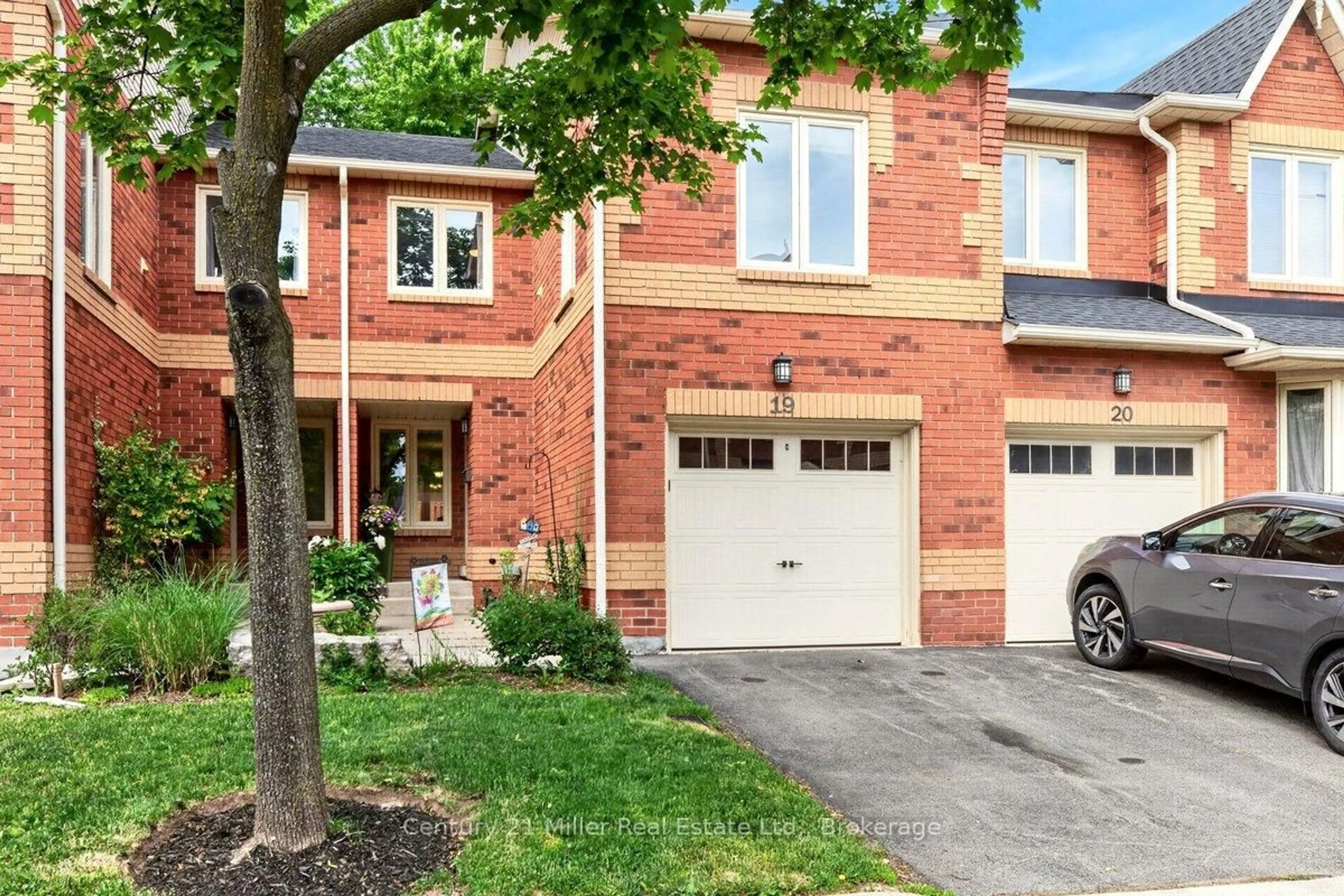 Home with brick exterior material, street for 2006 Glenada Cres #19, Oakville Ontario L6H 5R9