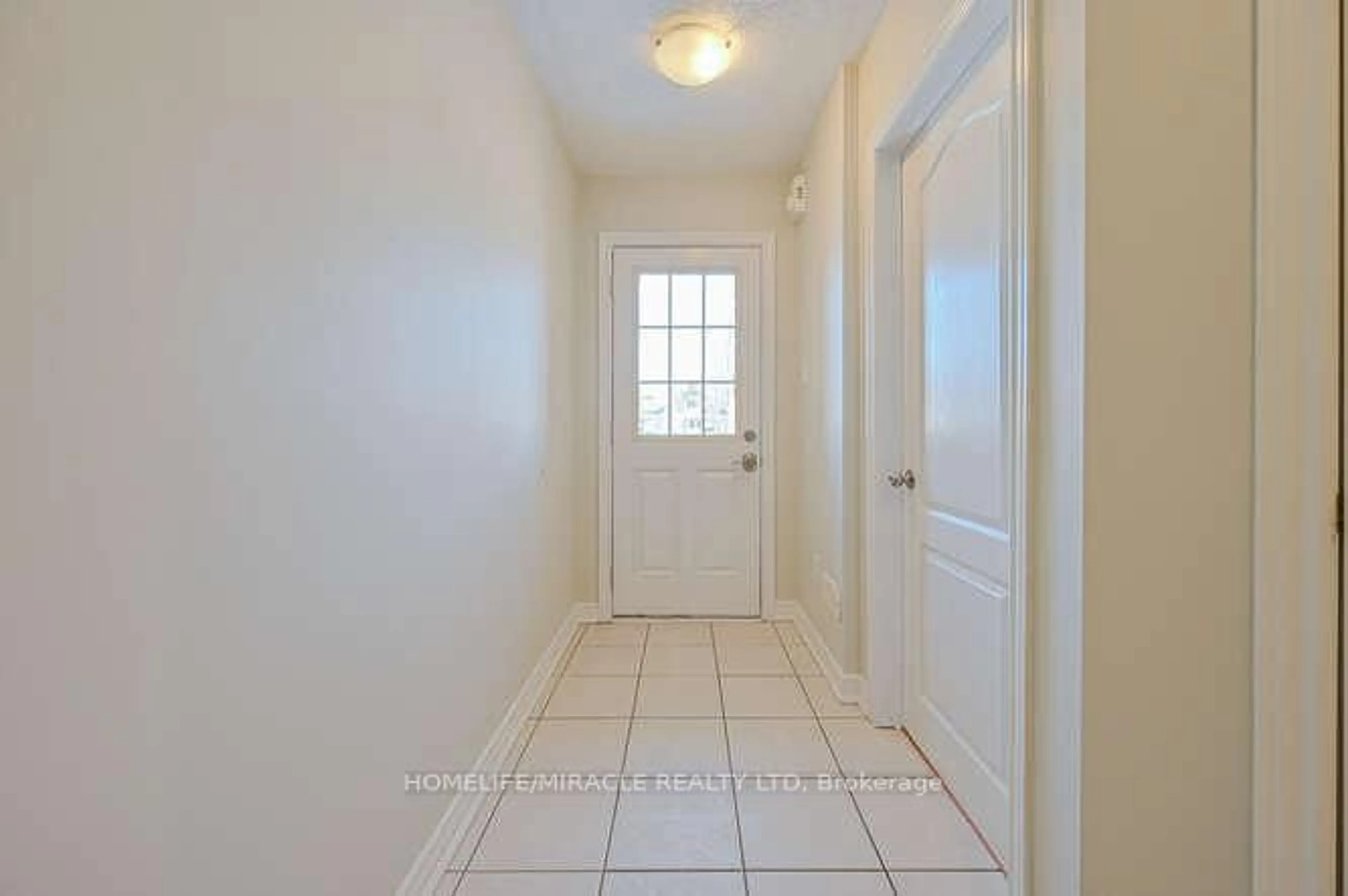 Indoor entryway for 45 Peach Dr, Brampton Ontario L6R 0W6