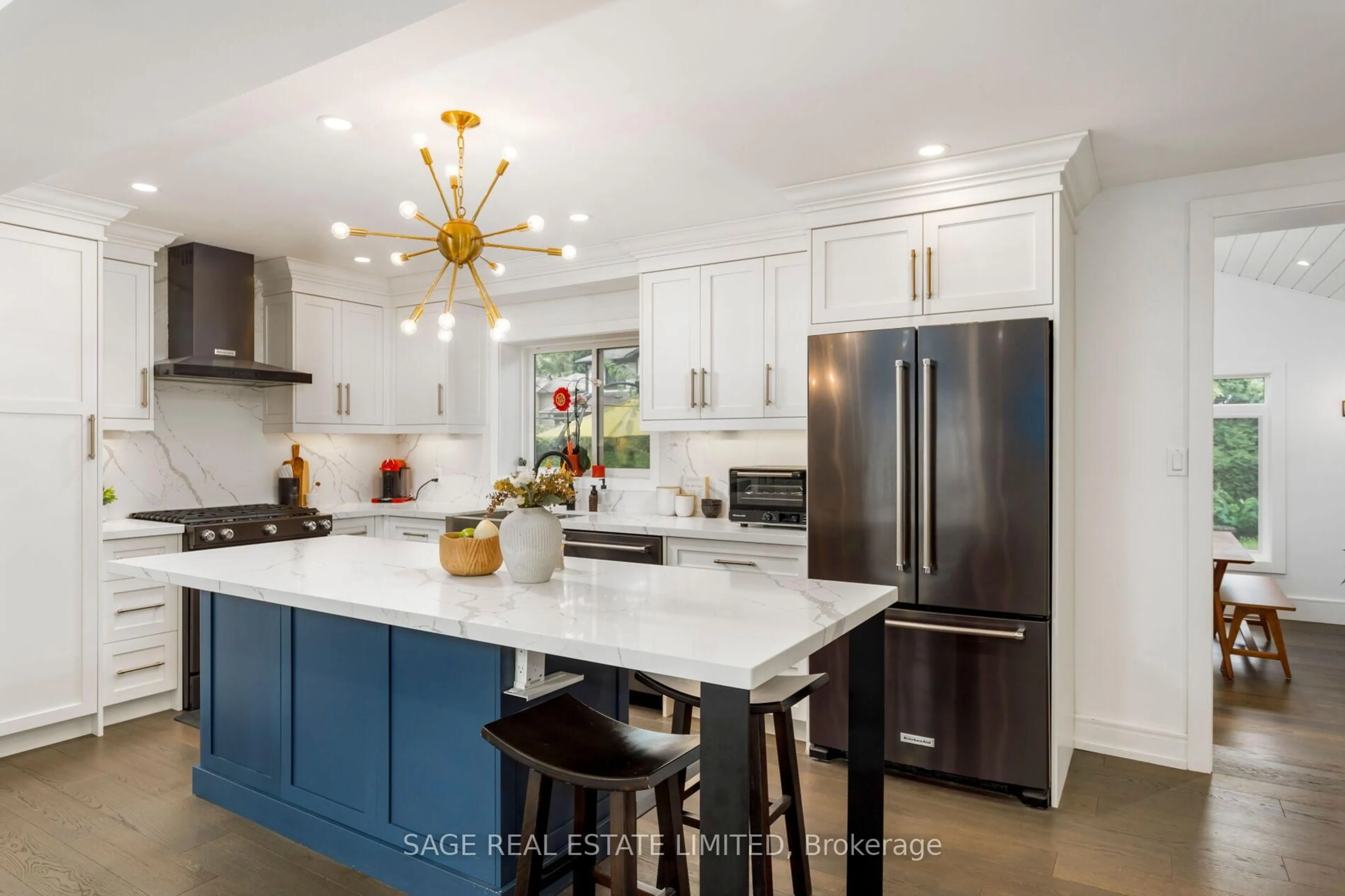 Contemporary kitchen, ceramic/tile floor for 2194 Yorkshire Cres, Burlington Ontario L7R 1V7