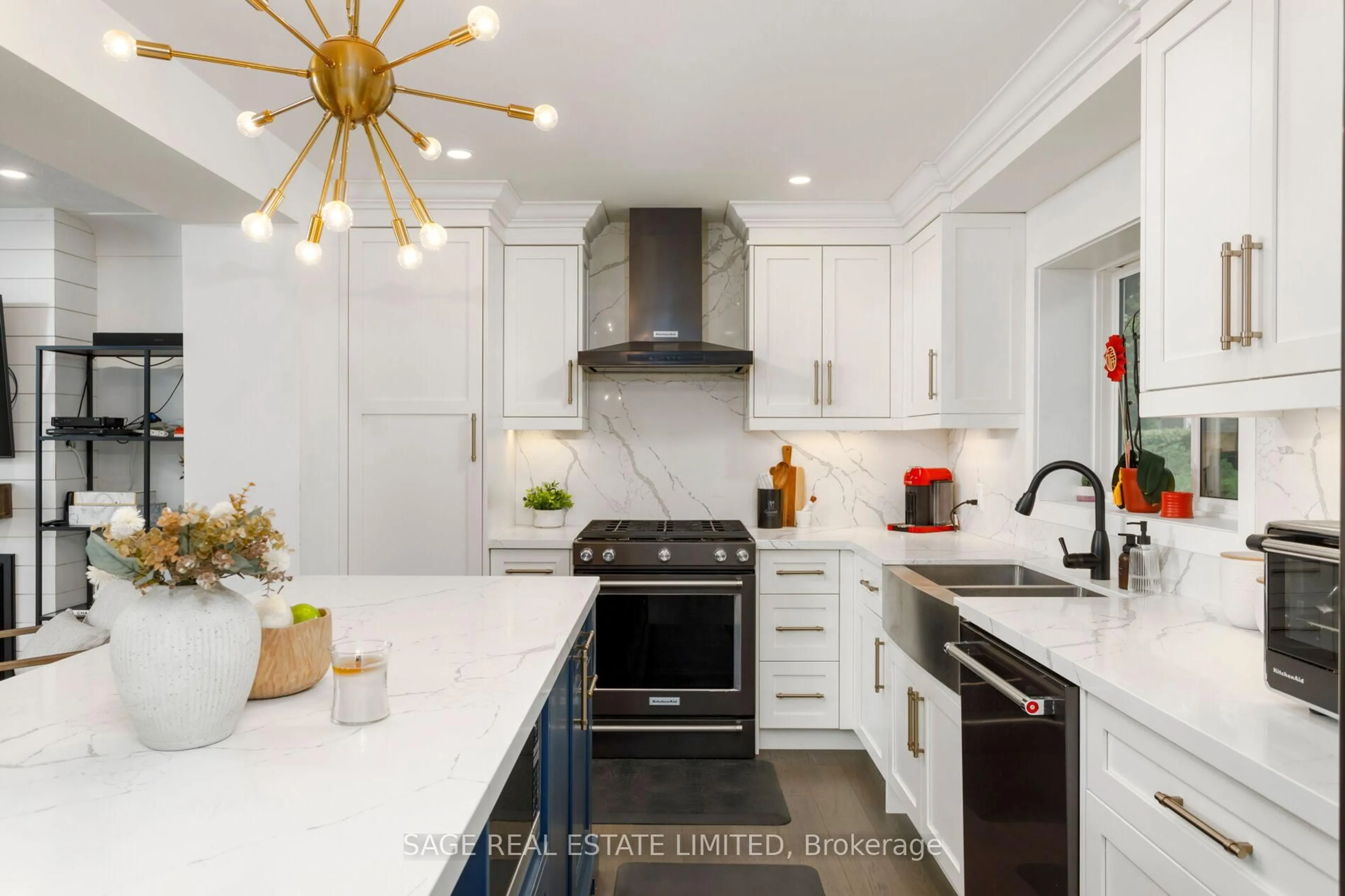 Contemporary kitchen, ceramic/tile floor for 2194 Yorkshire Cres, Burlington Ontario L7R 1V7