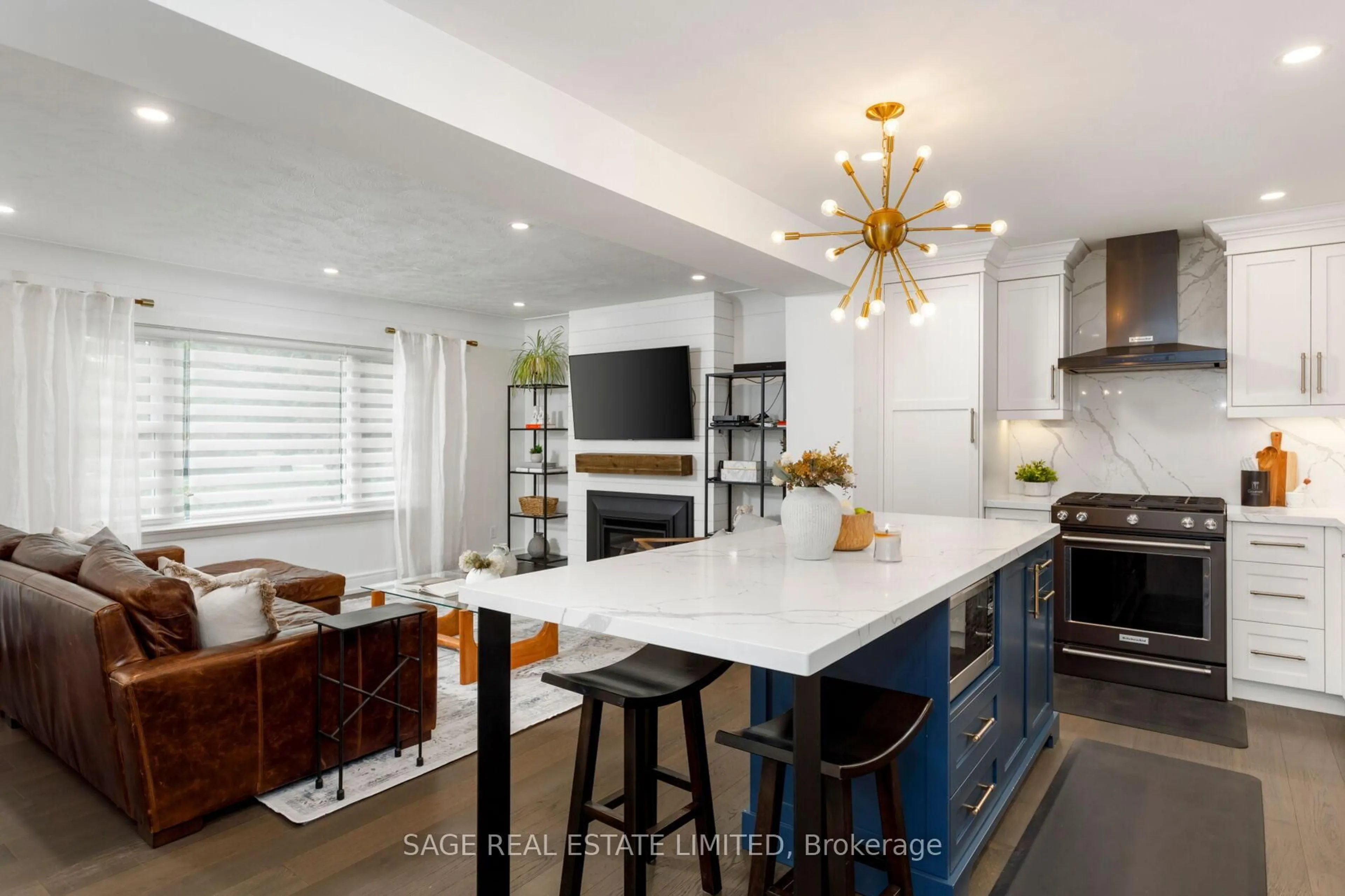 Open concept kitchen, unknown for 2194 Yorkshire Cres, Burlington Ontario L7R 1V7