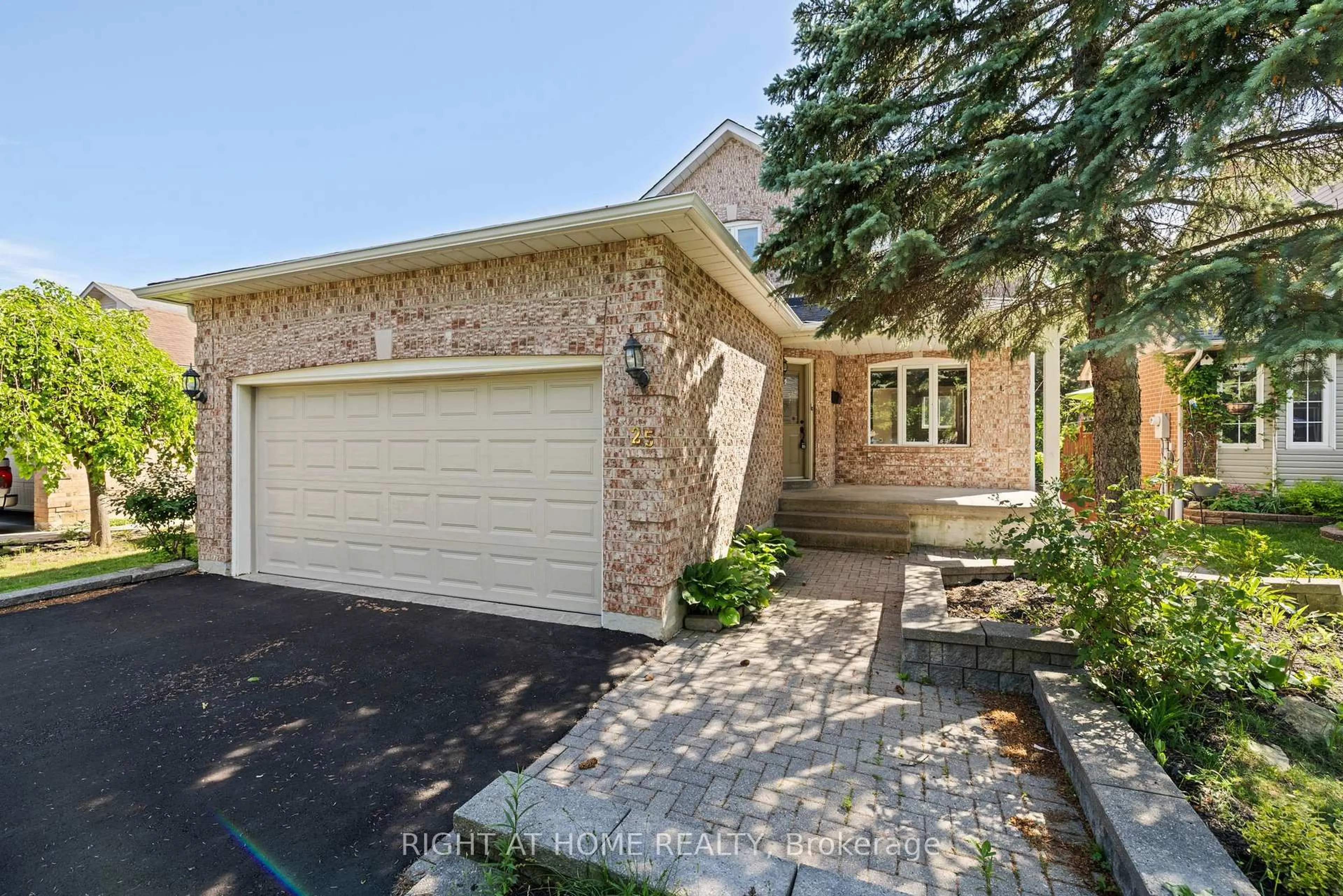 Home with brick exterior material, street for 25 Vivians Cres, Brampton Ontario L6Y 4V1