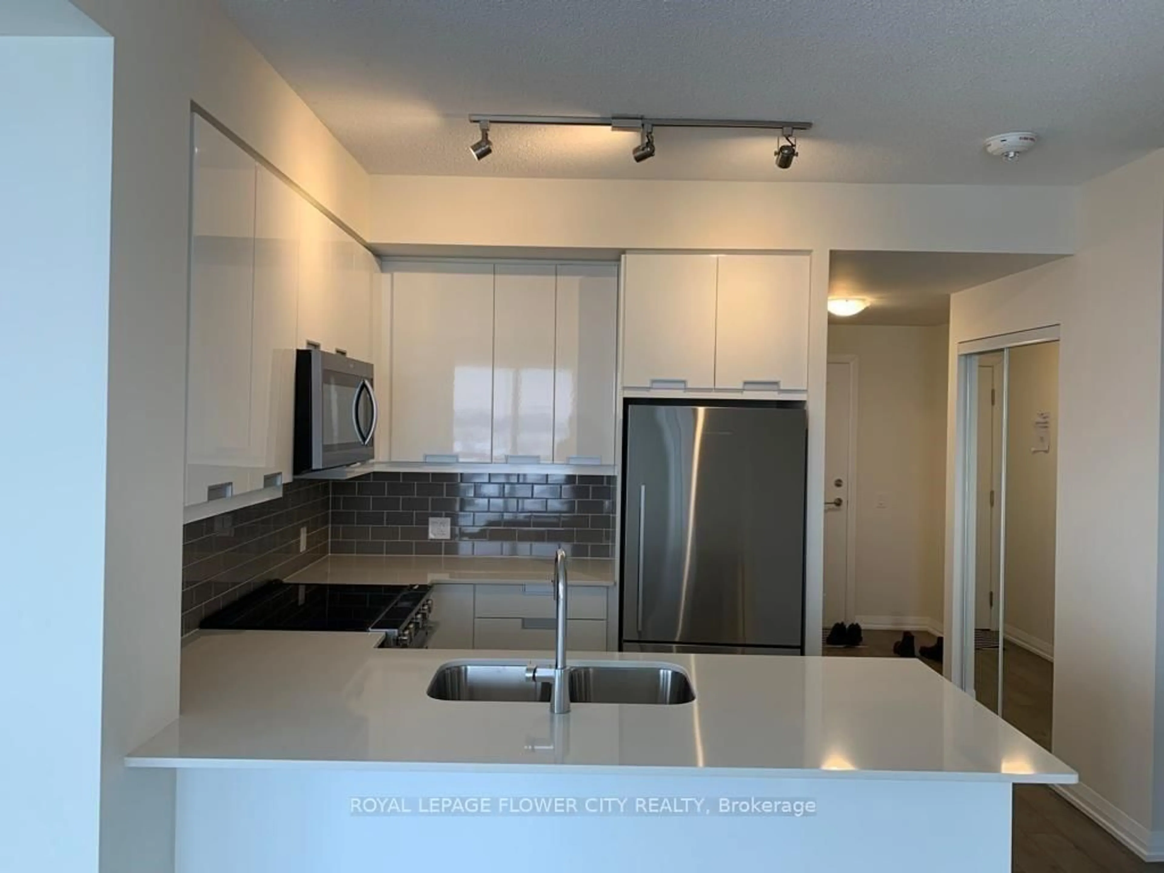 Unknown for 65 Watergarden Dr #909, Mississauga Ontario L5R 1B2
