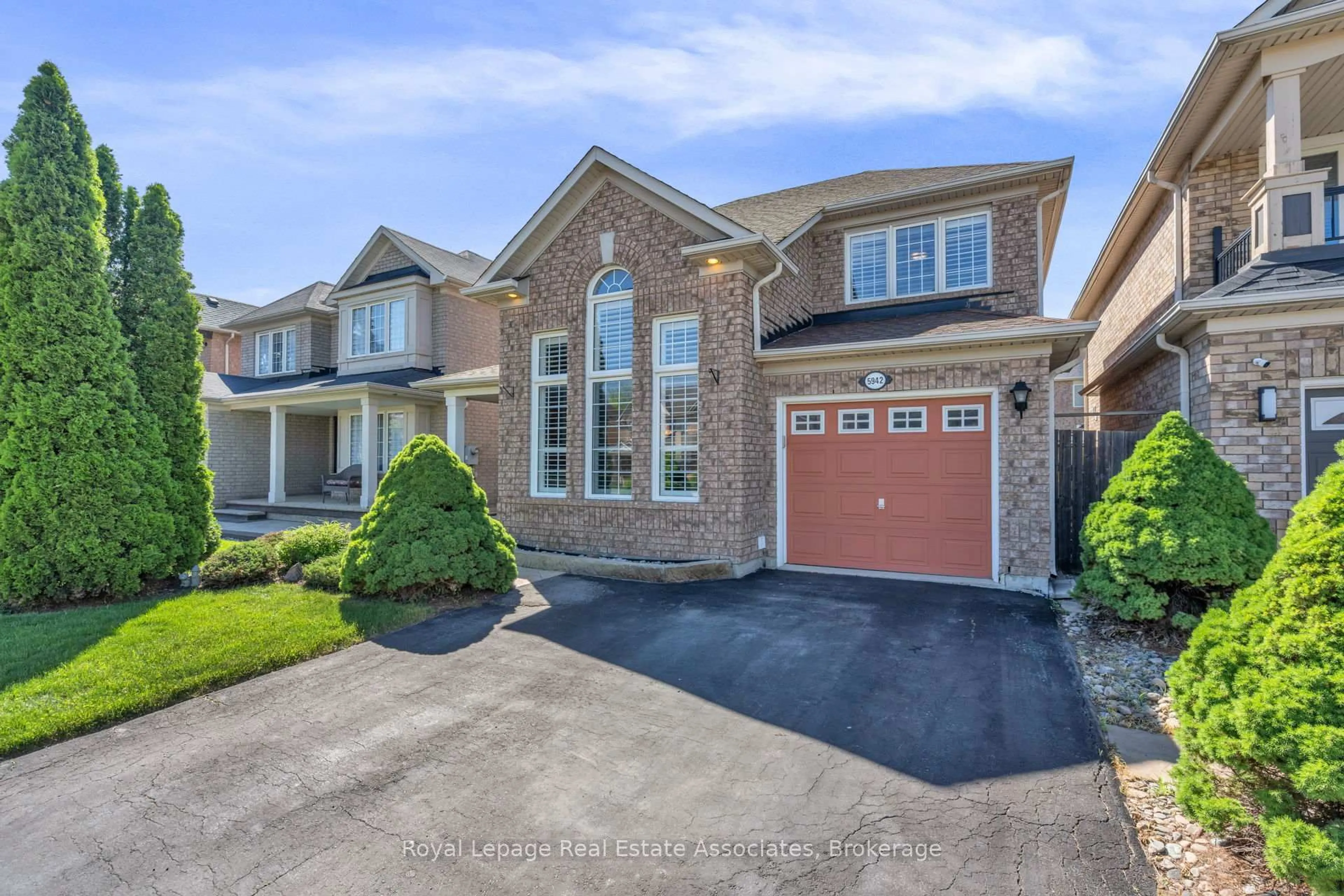 Home with brick exterior material, street for 5942 Osprey Blvd, Mississauga Ontario L5N 8J7