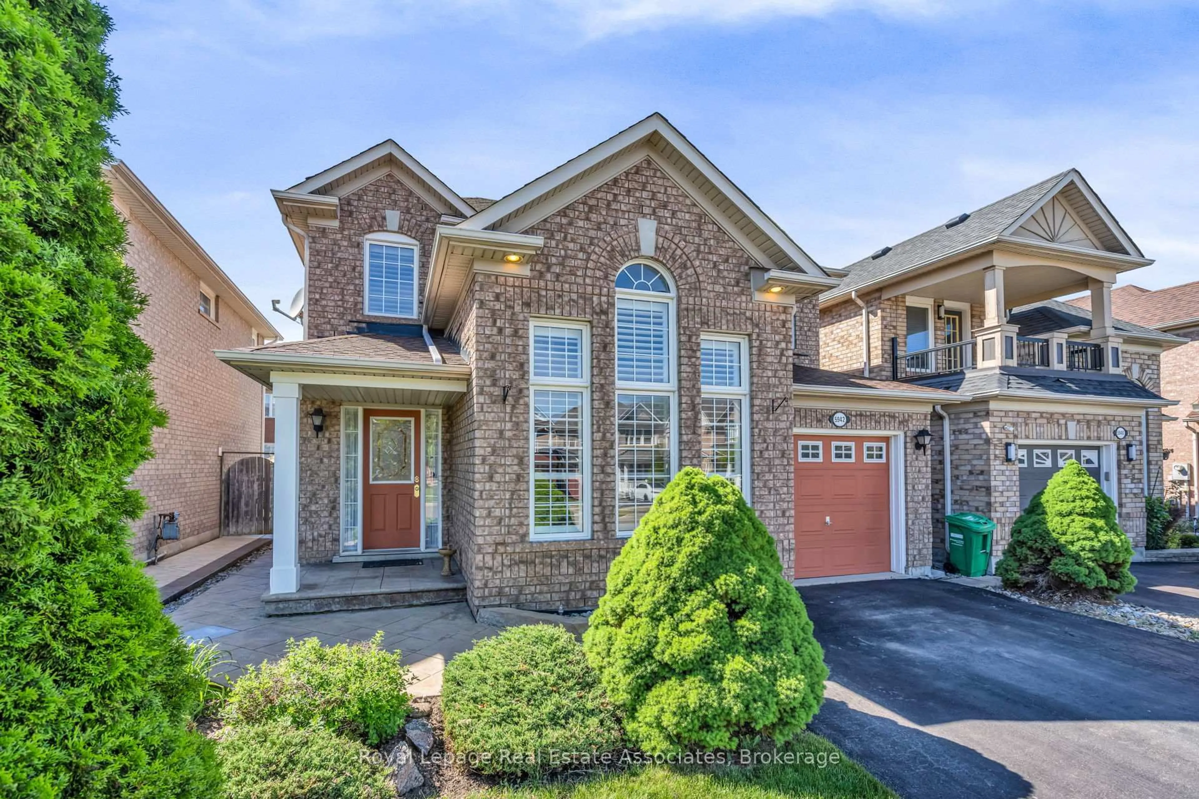 Home with brick exterior material, street for 5942 Osprey Blvd, Mississauga Ontario L5N 8J7