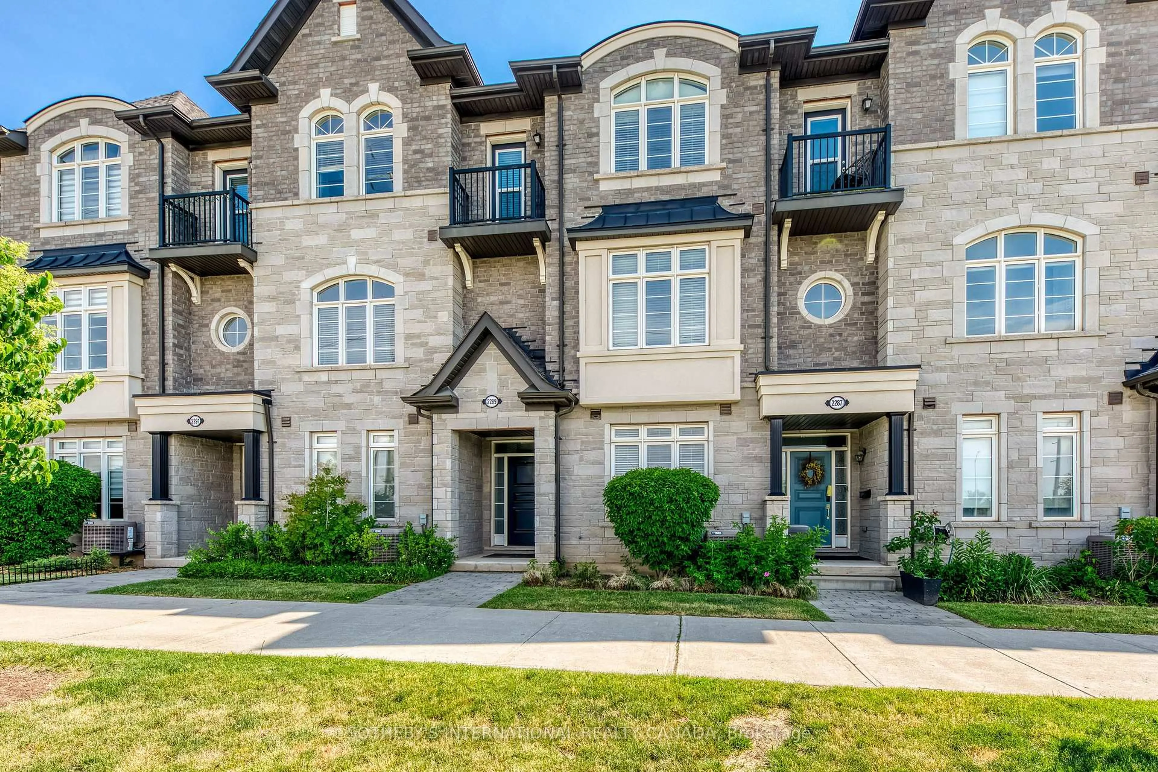 Home with brick exterior material, street for 2289 Khalsa Gate, Oakville Ontario L6M 1P4