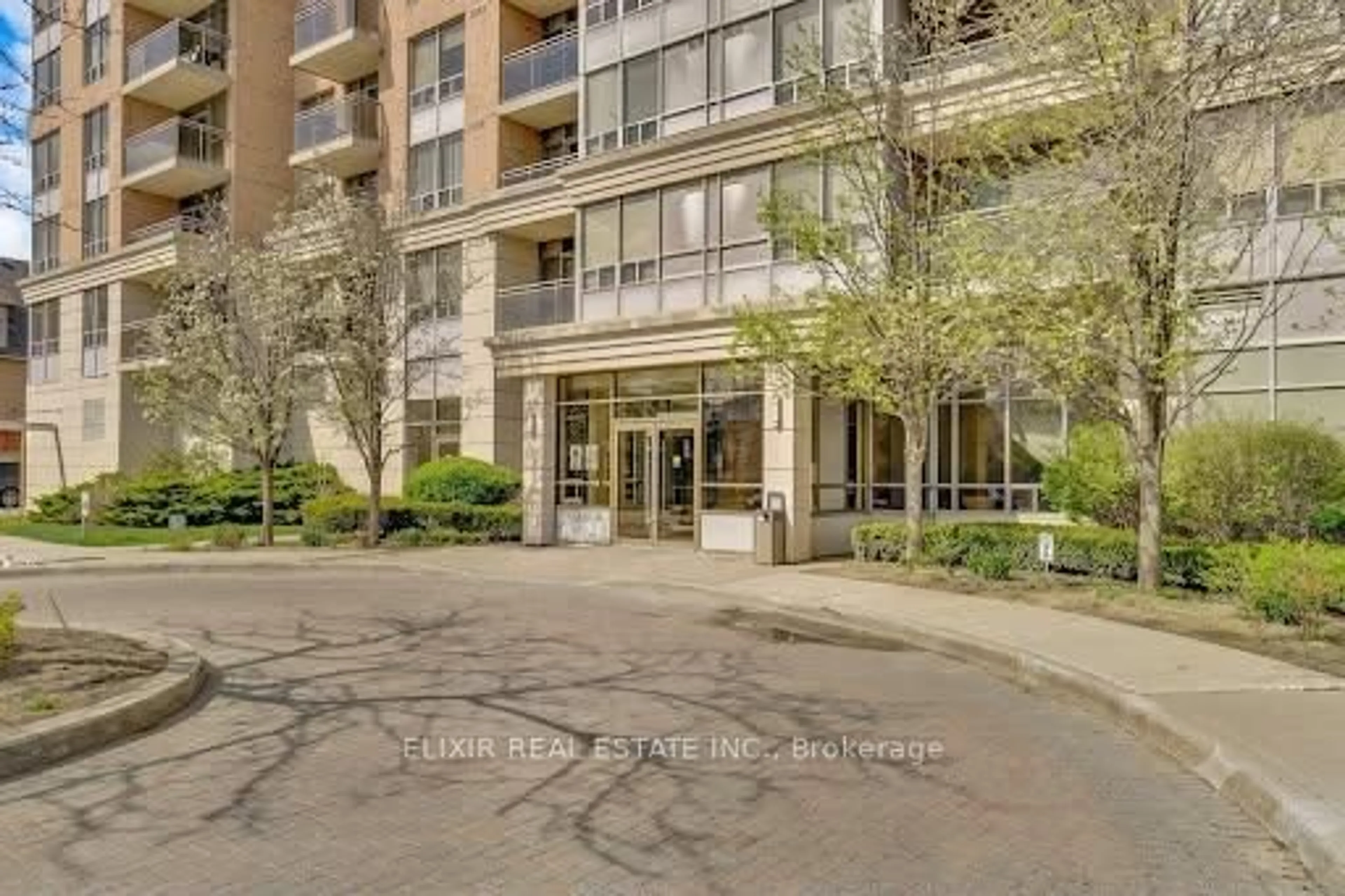 Indoor foyer for 55 Strathaven Dr #1006, Mississauga Ontario L5R 4G9