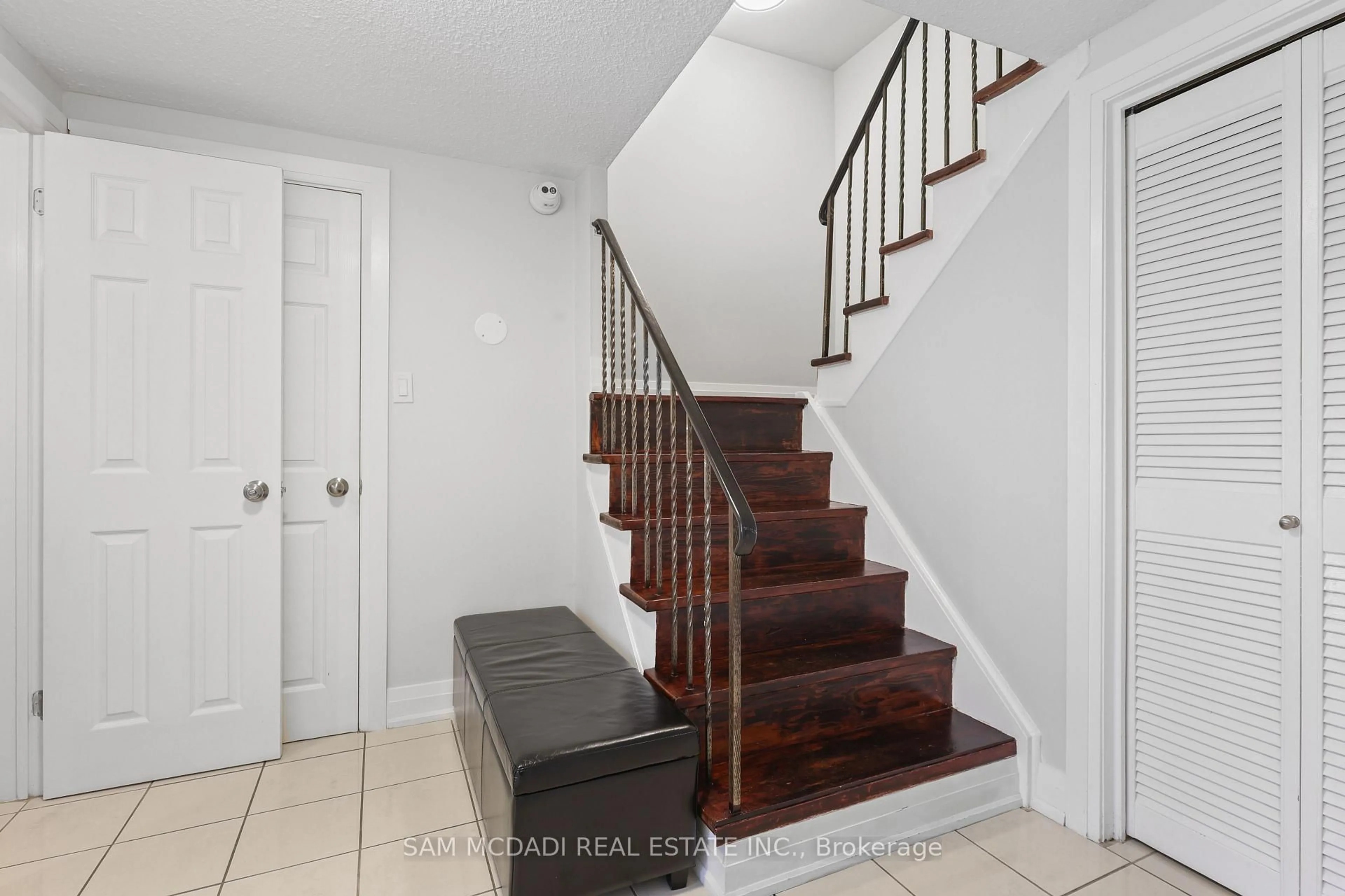 Unknown for 3175 Kirwin Ave #45, Mississauga Ontario L5A 3M4