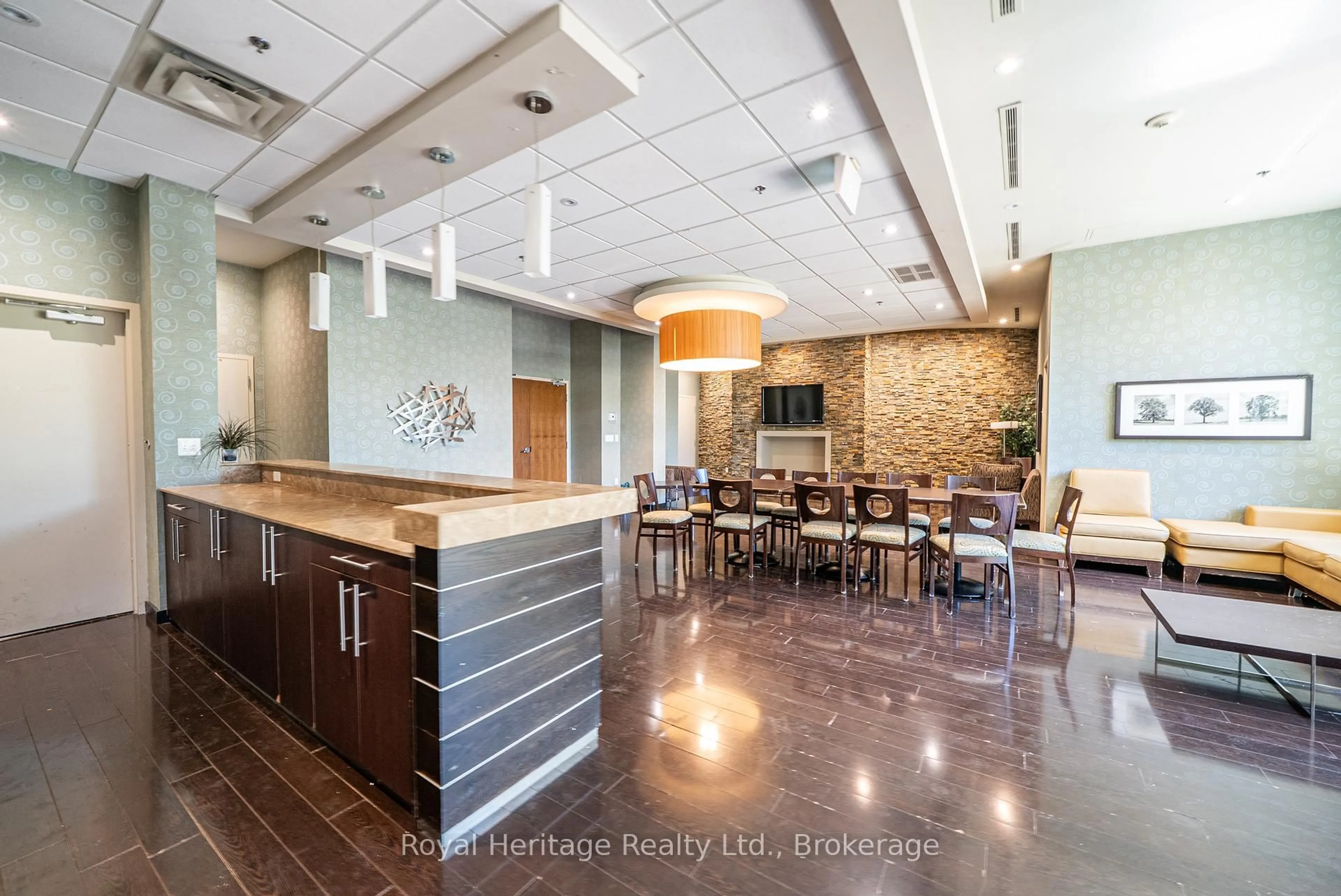Lobby for 215 Queen St #1602, Brampton Ontario L6W 0A9