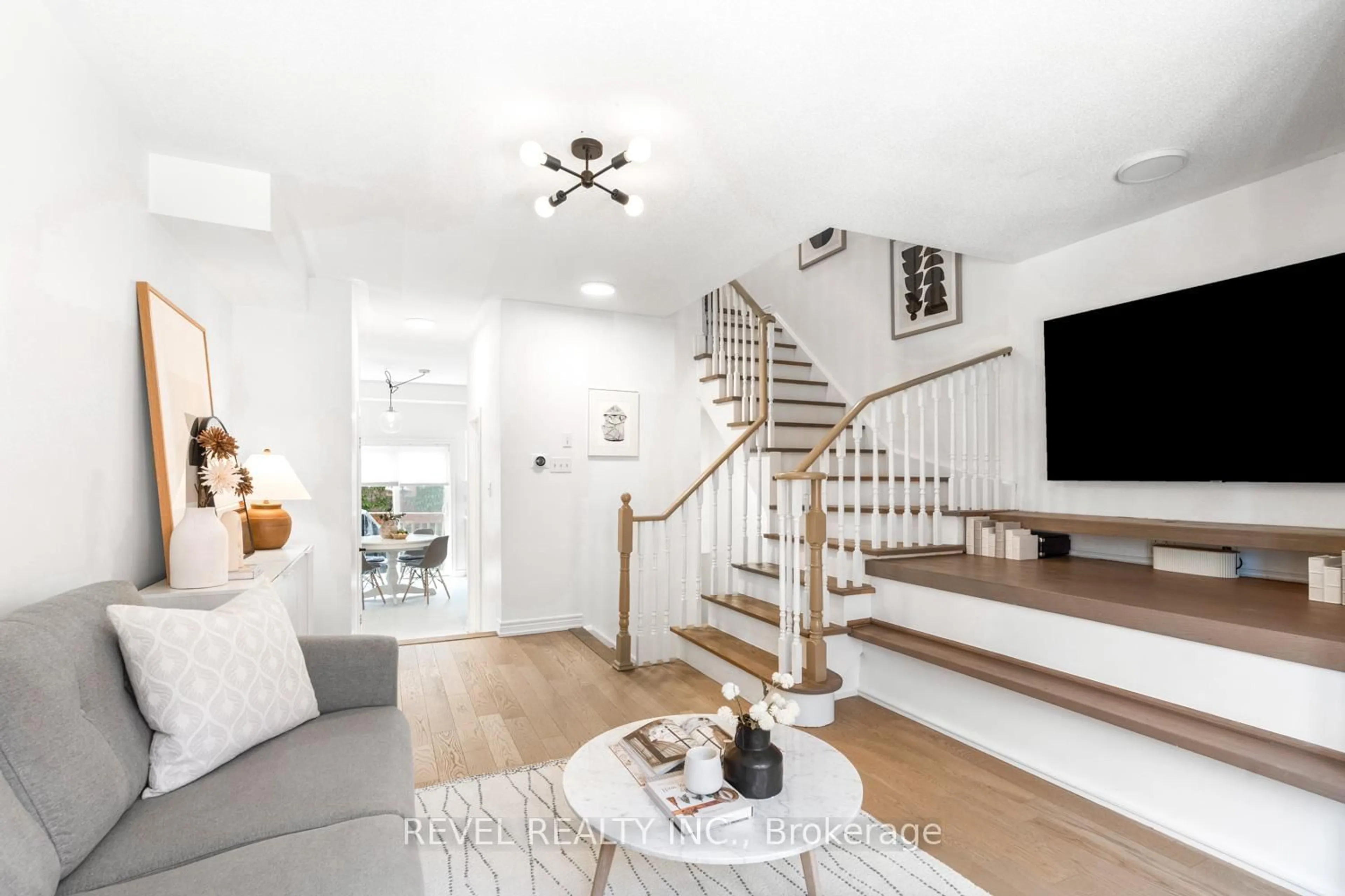 Unknown for 8 Grogan Mews, Toronto Ontario M6H 4J9