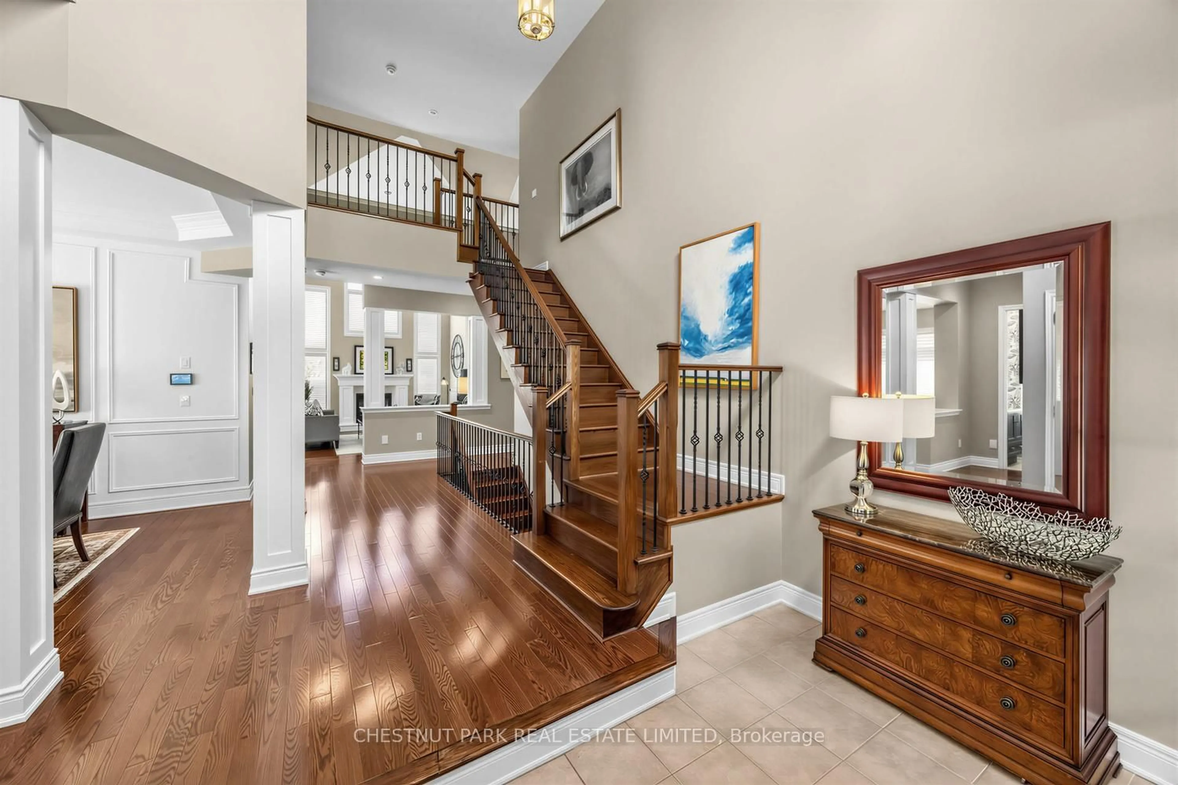 Indoor foyer for 3232 Ribble Cres, Oakville Ontario L6M 0B1