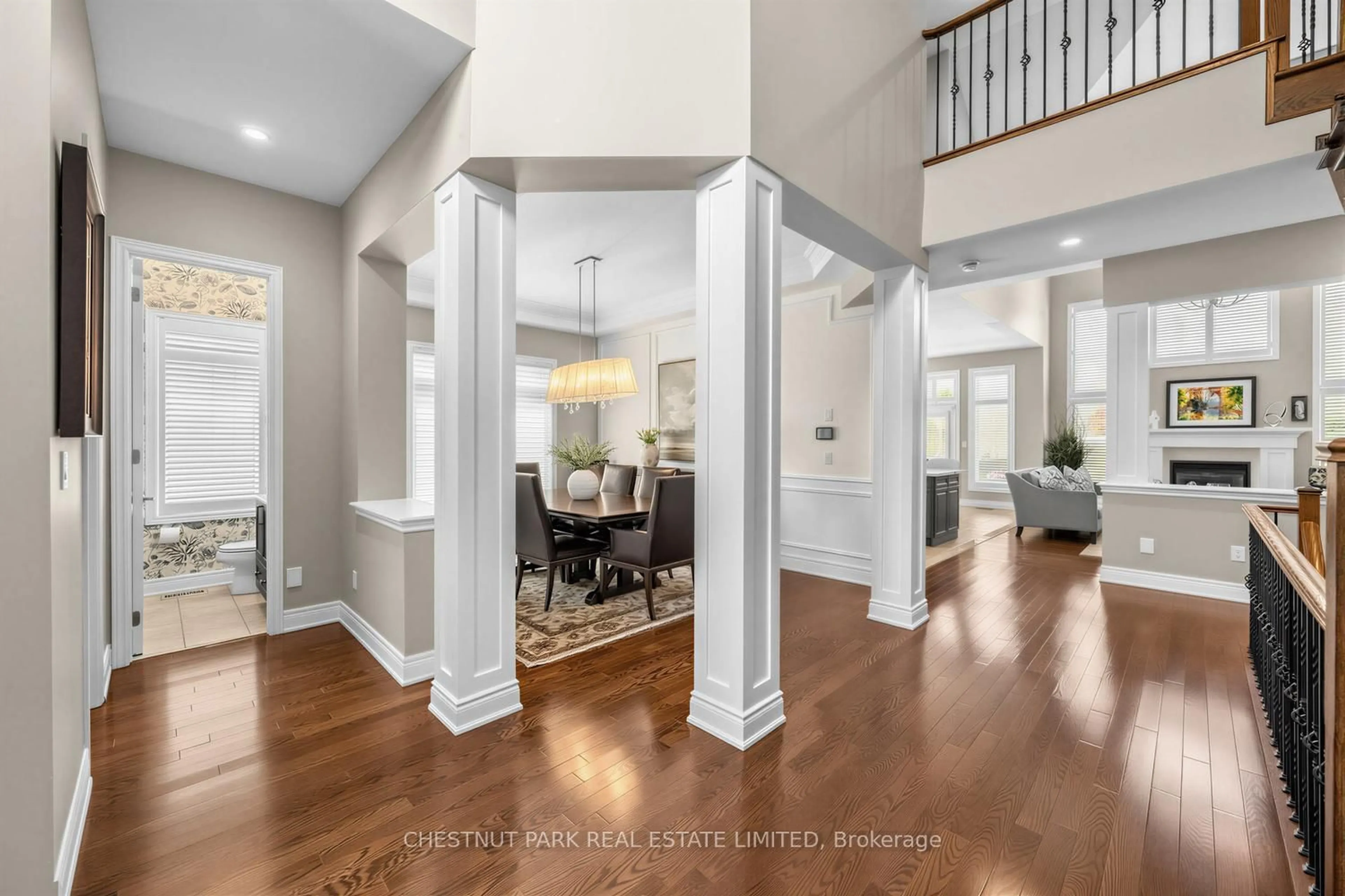 Indoor entryway for 3232 Ribble Cres, Oakville Ontario L6M 0B1