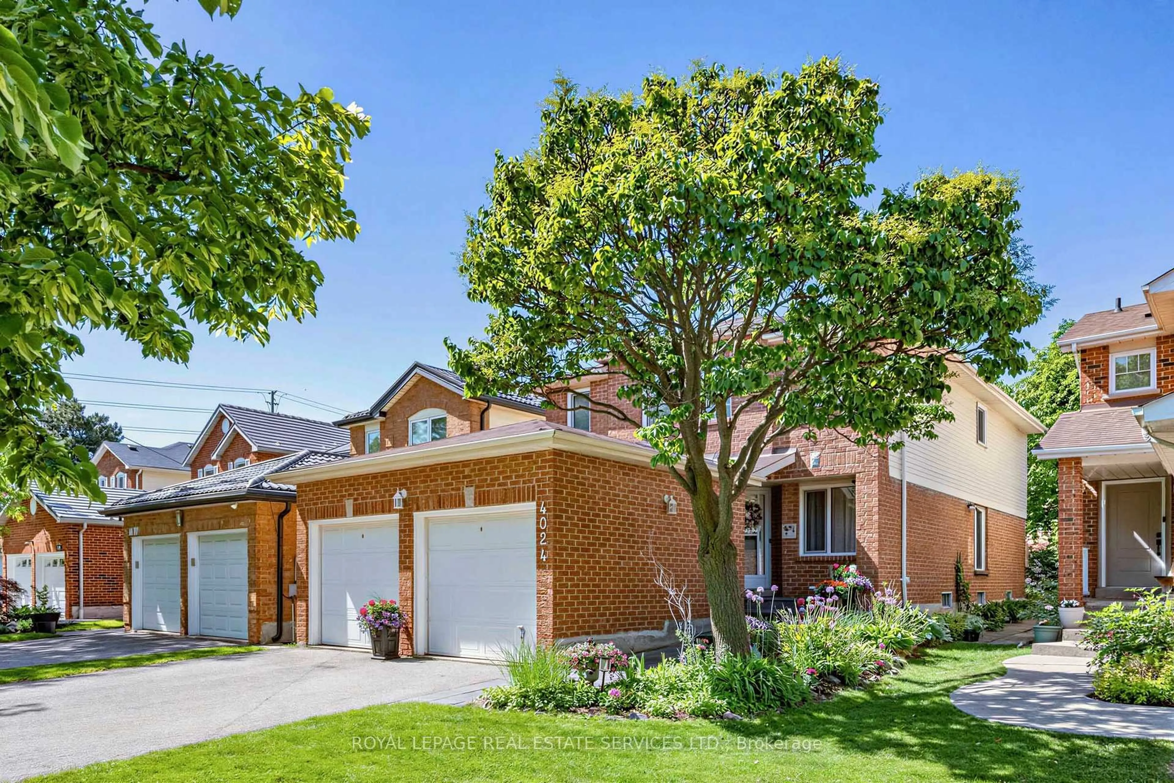 Home with brick exterior material, street for 4024 Rushton Cres, Mississauga Ontario L5L 4H7