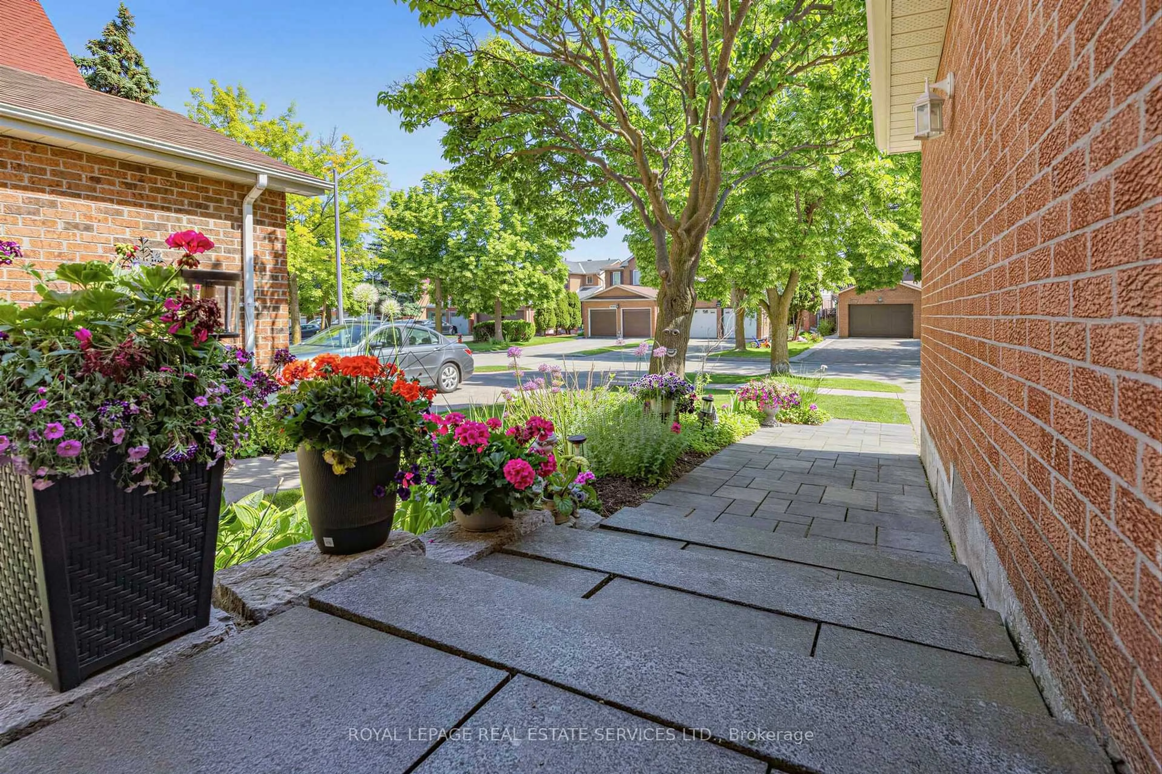 Patio, street for 4024 Rushton Cres, Mississauga Ontario L5L 4H7