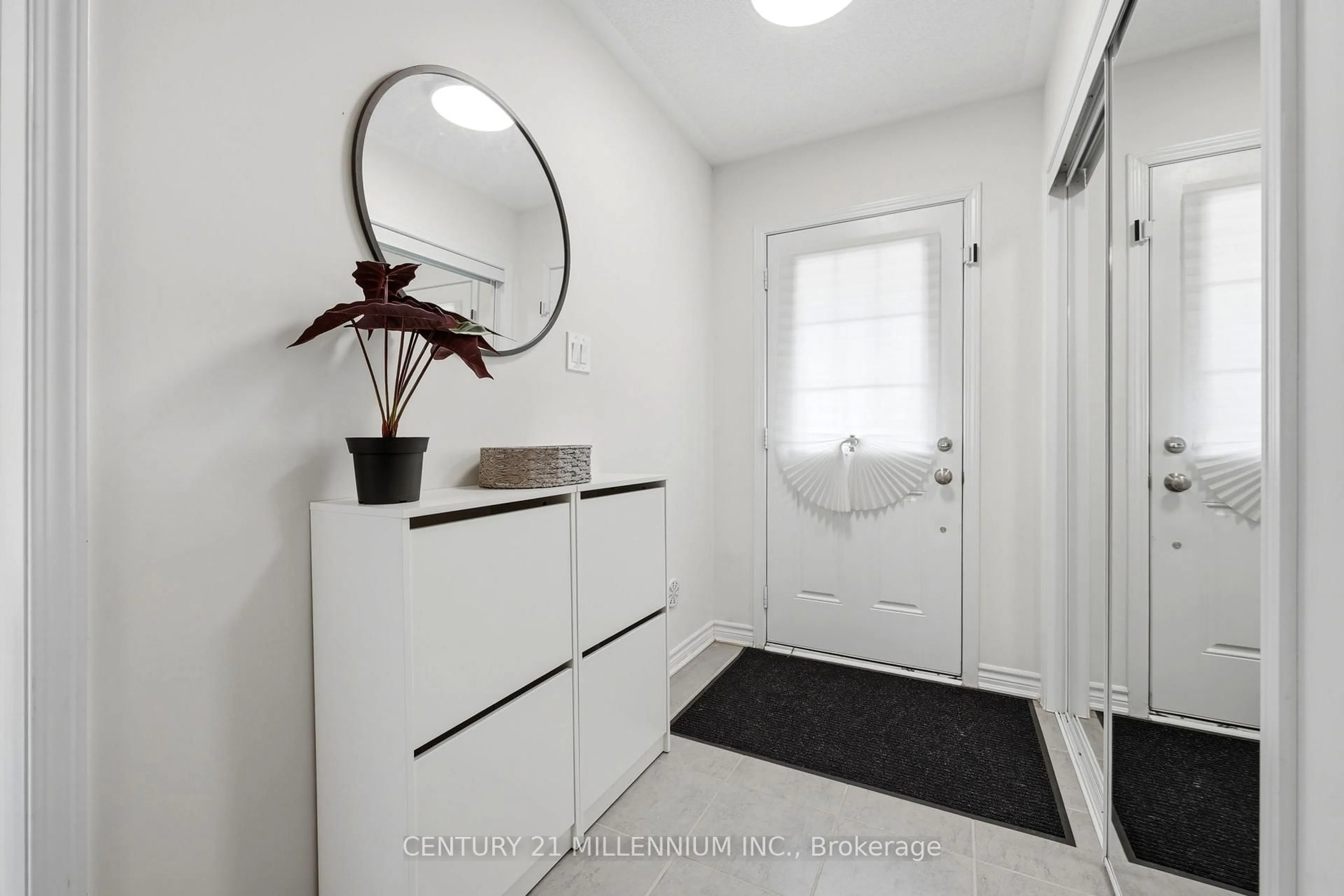 Indoor entryway for 242 Remembrance Rd, Brampton Ontario L7A 4P4
