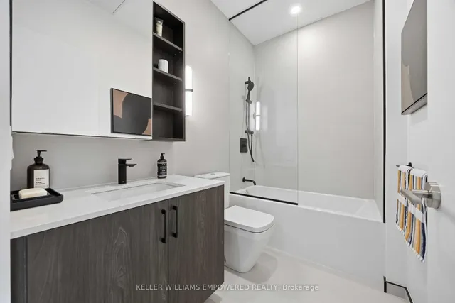 689 The Queensway St #818, Toronto 5