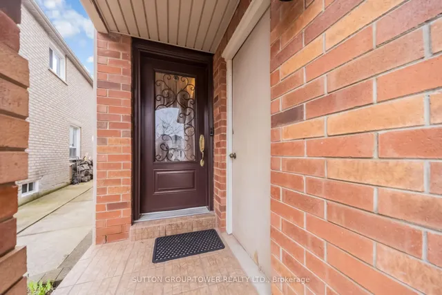 3 Arthurs Cres, Brampton 3