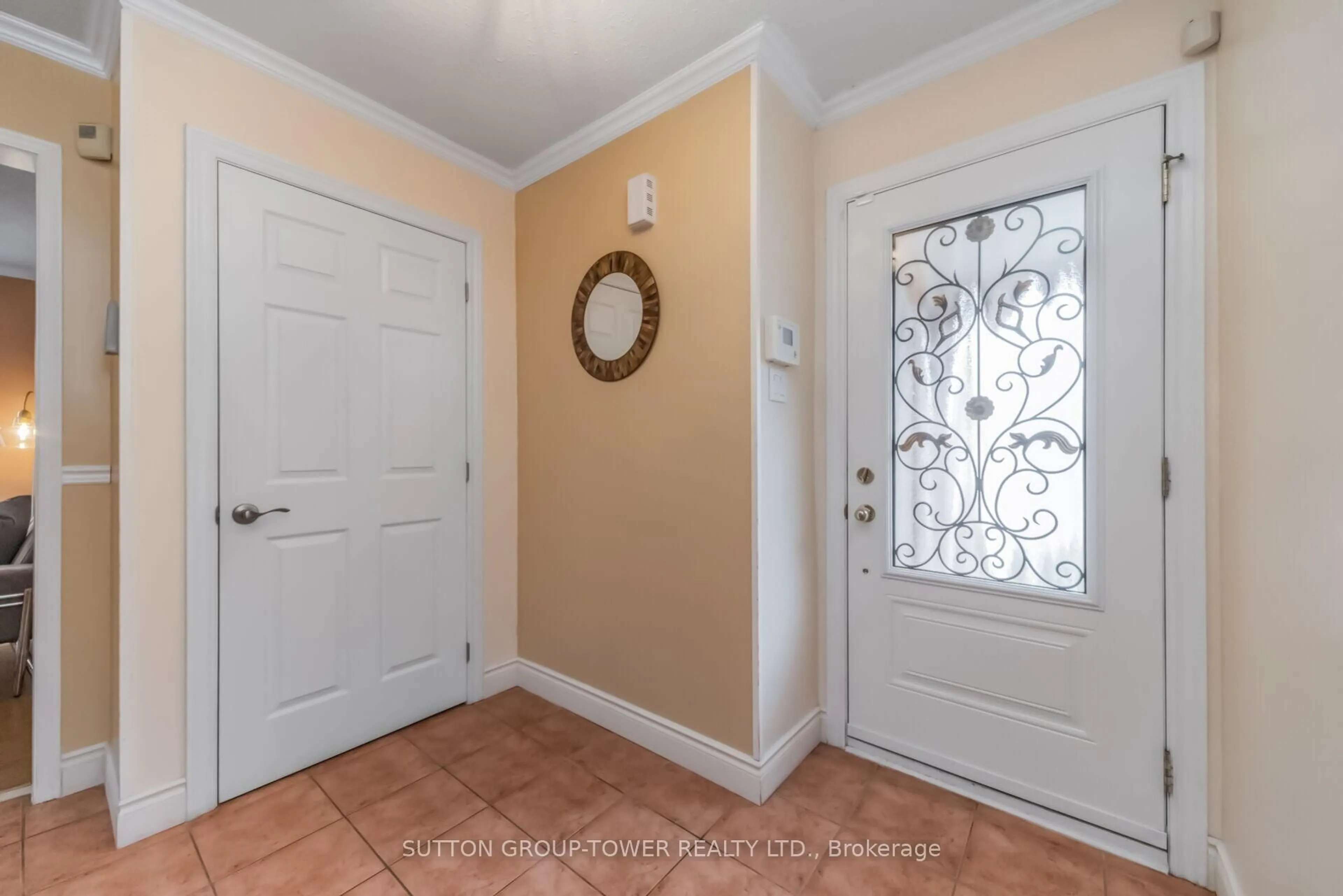 Indoor entryway for 3 Arthurs Cres, Brampton Ontario L6Y 4Y5