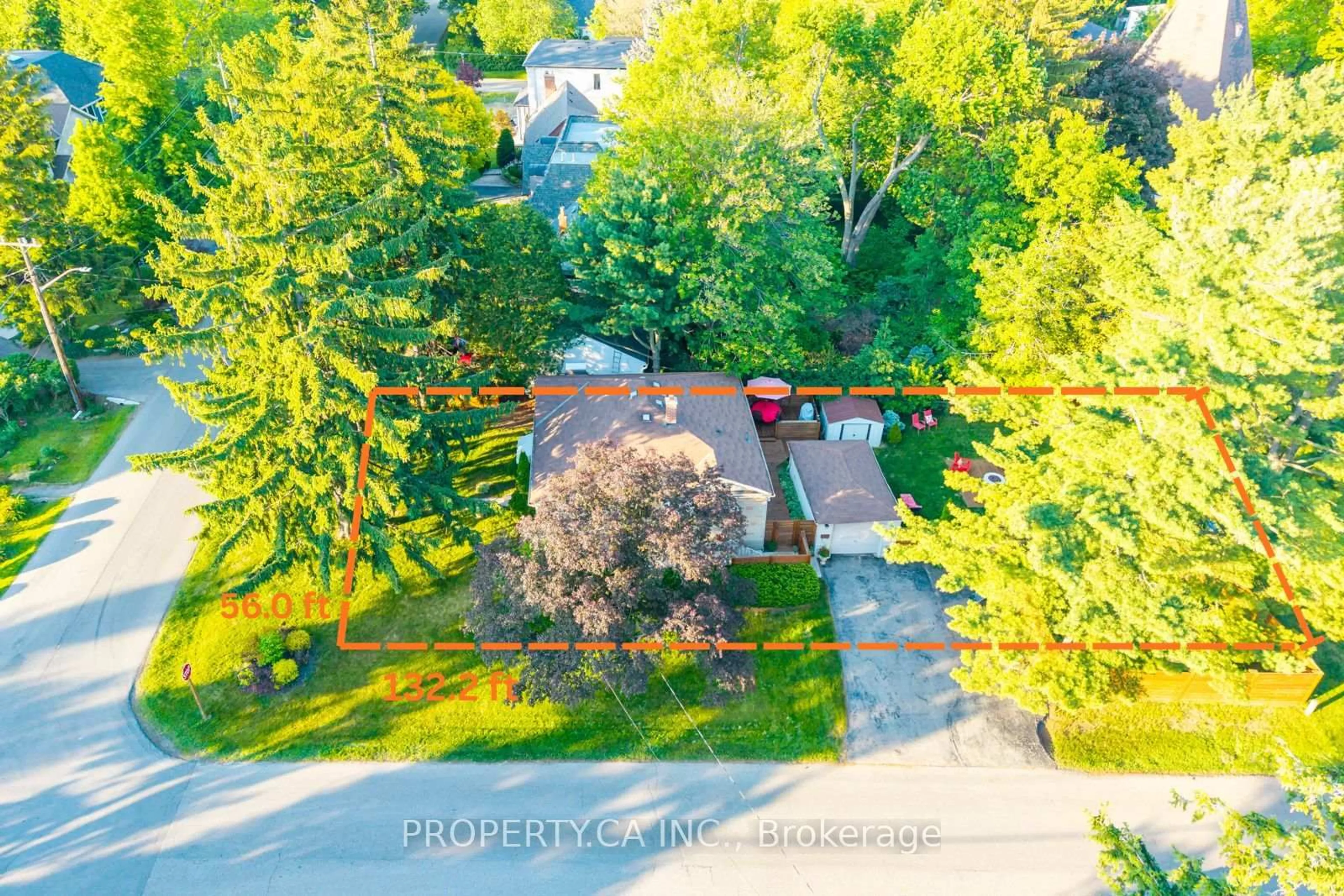 A pic from outside/outdoor area/front of a property/back of a property/a pic from drone, street for 480 Lynd Ave, Mississauga Ontario L5G 2L9