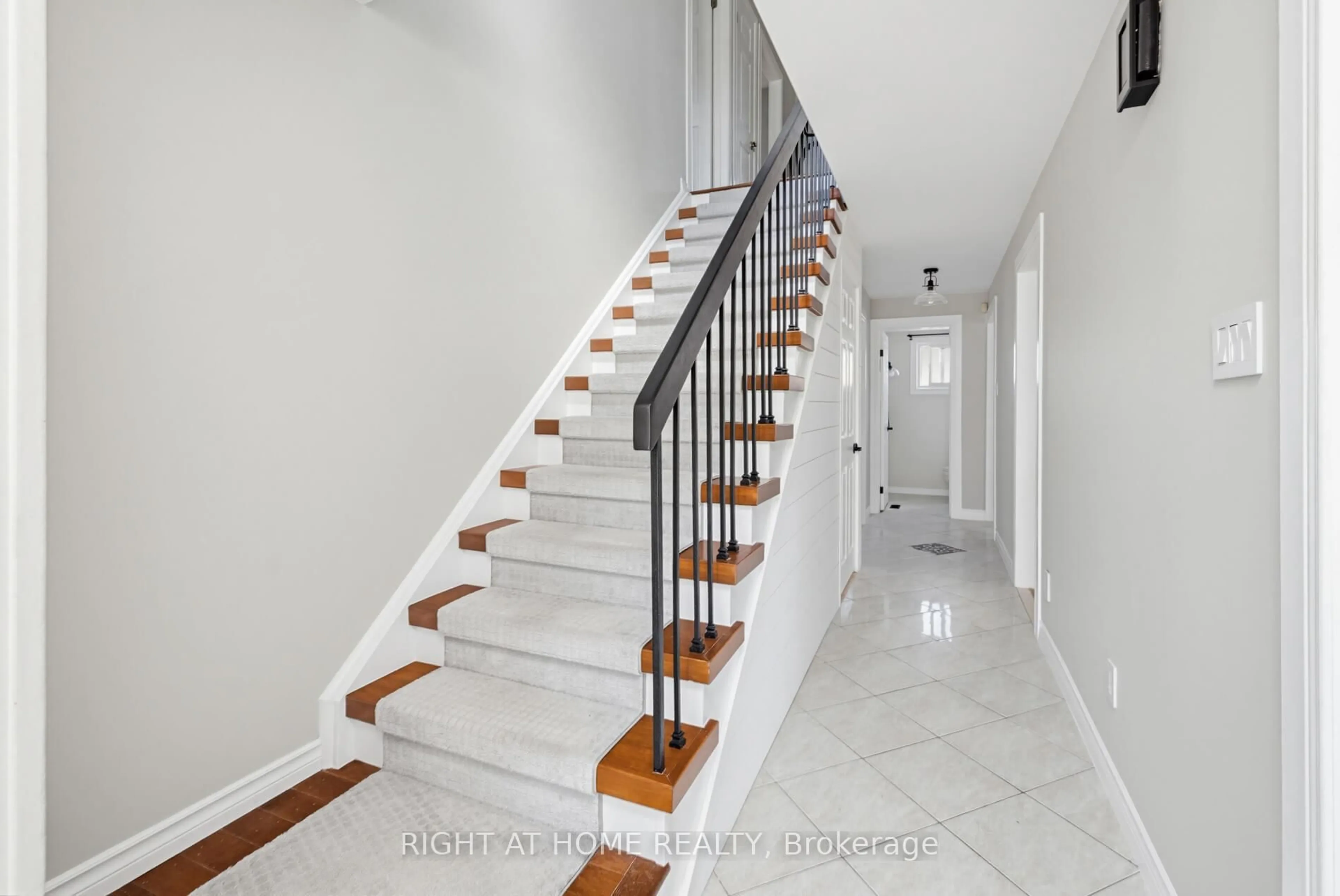 Stairs for 16 Marengo Crt, Brampton Ontario L6S 4H6