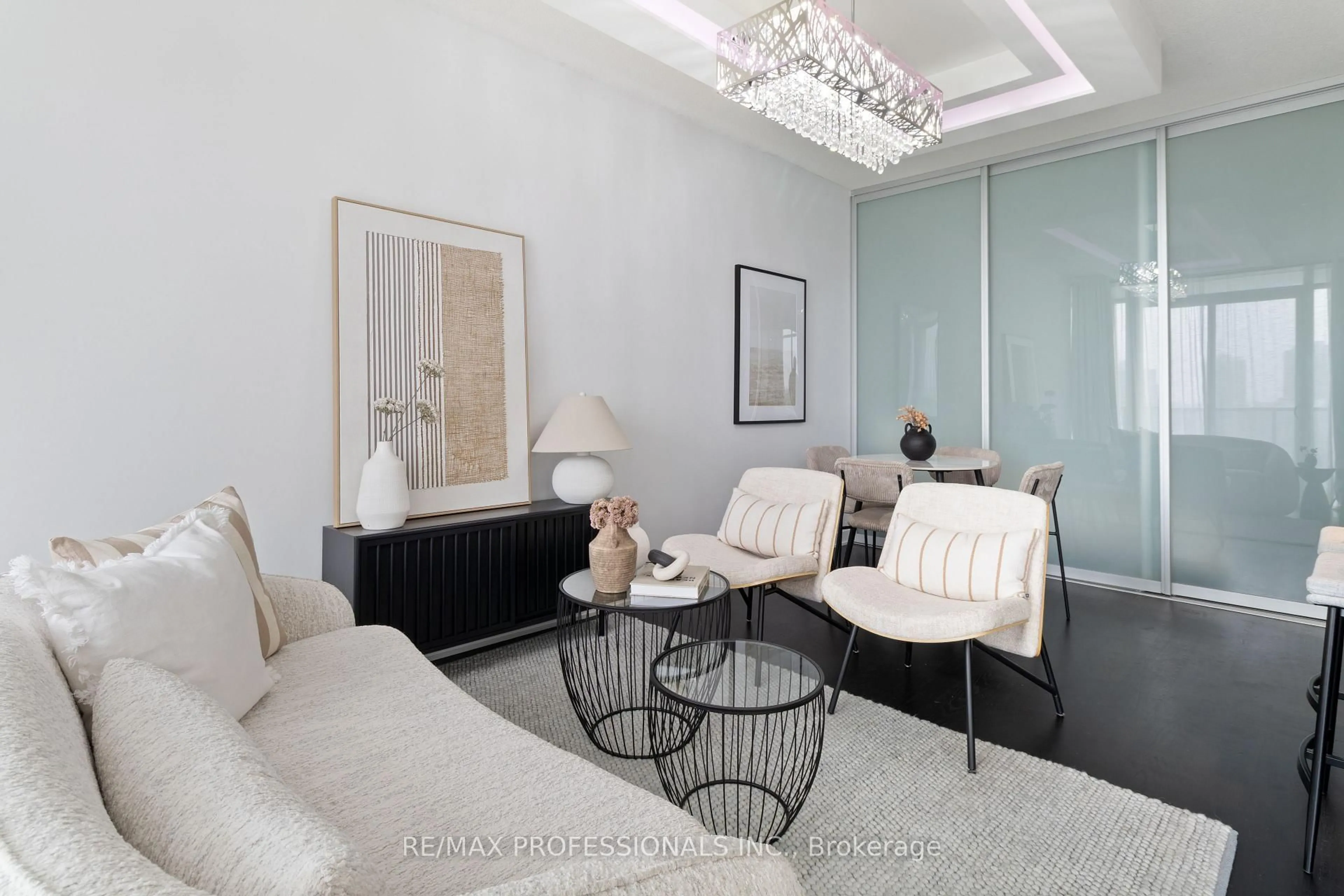 Living room with furniture, unknown for 90 Park Lawn Rd #1910, Toronto Ontario M8Y 0B6
