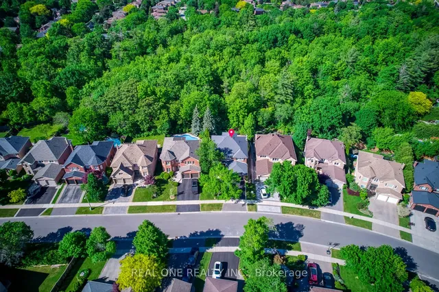 1311 Blackburn Dr, Oakville 2