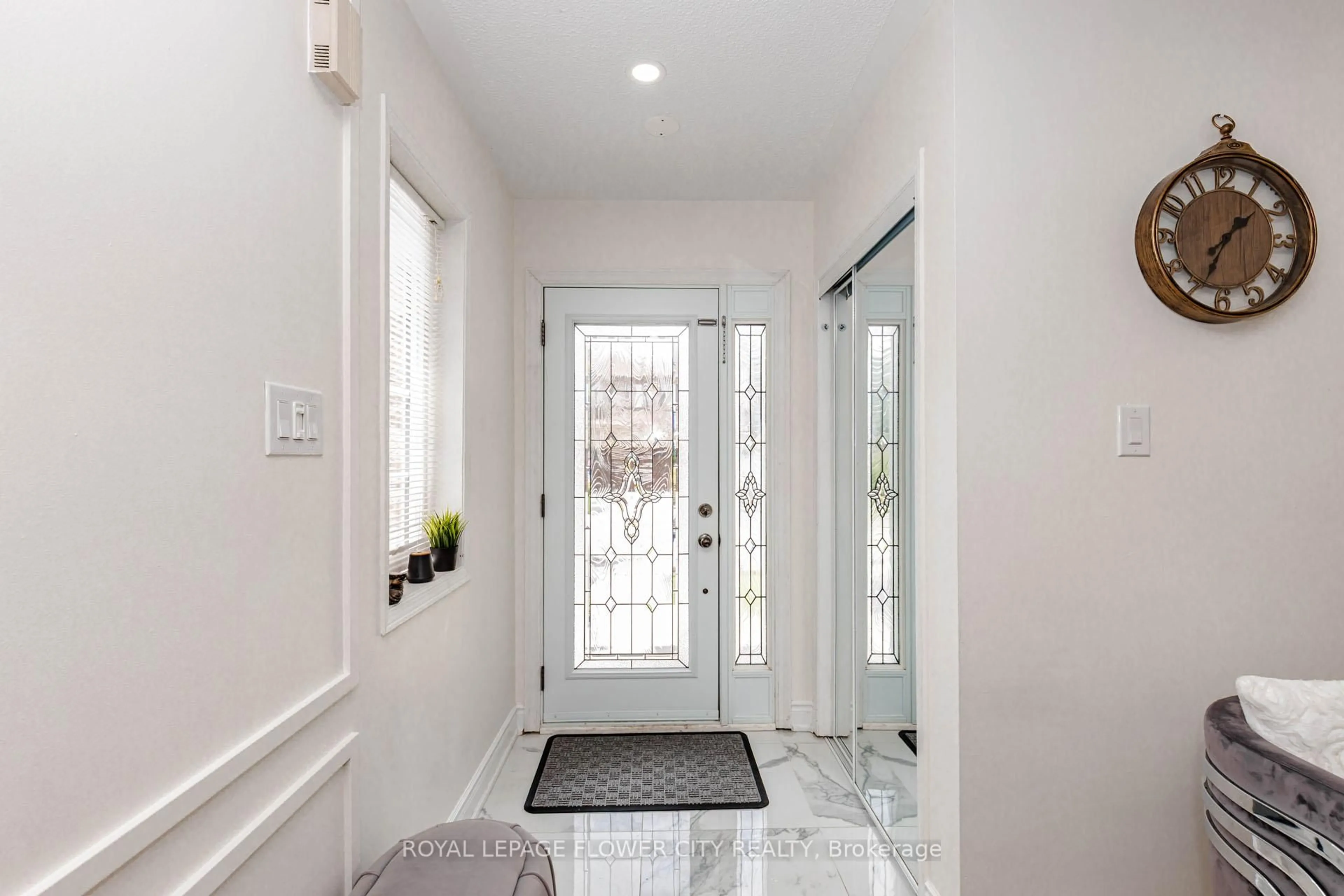 Indoor entryway for 45 Penbridge Circ, Brampton Ontario L7A 2R1