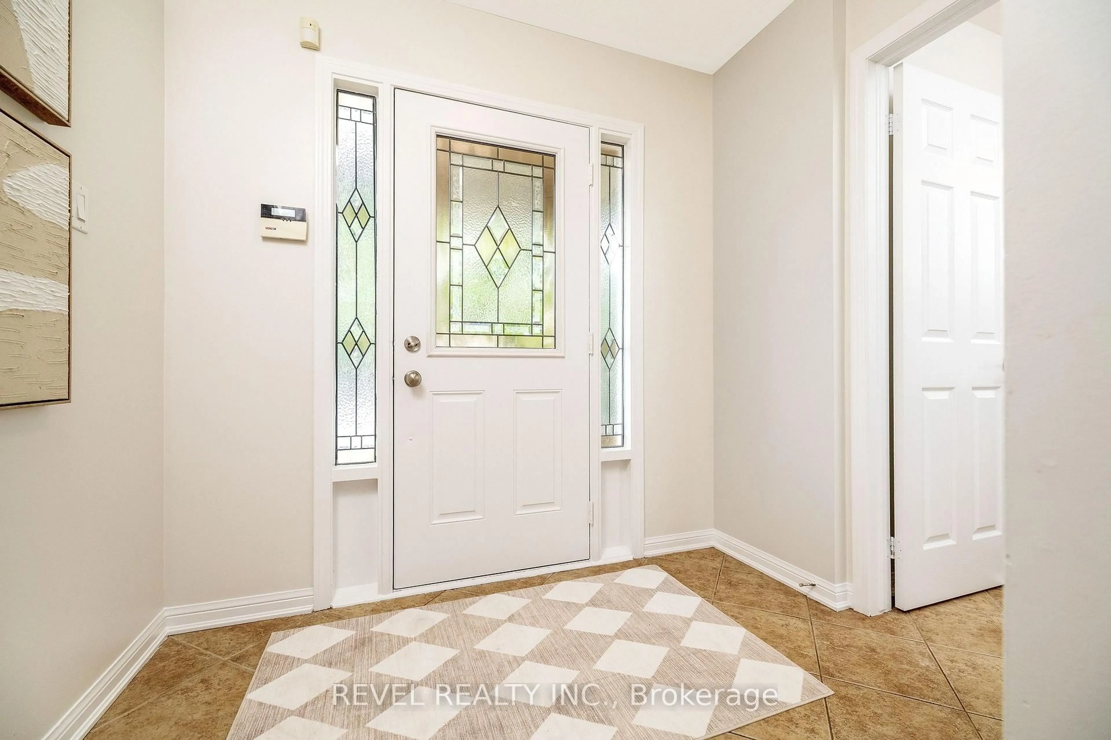 Indoor entryway for 918 Hepburn Rd, Milton Ontario L9T 0L6