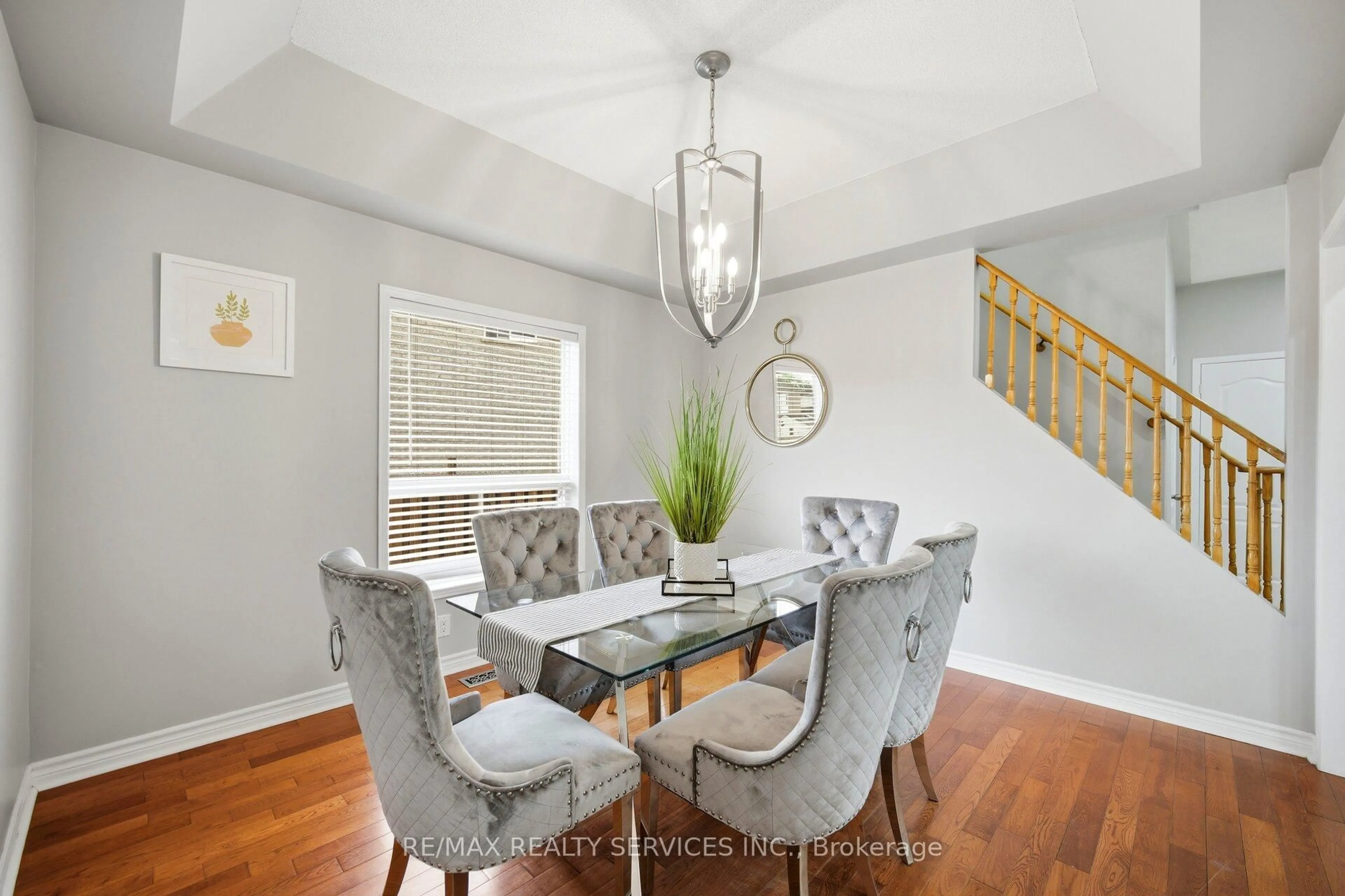 Dining room, unknown for 104 Sundridge St, Brampton Ontario L7A 1J8