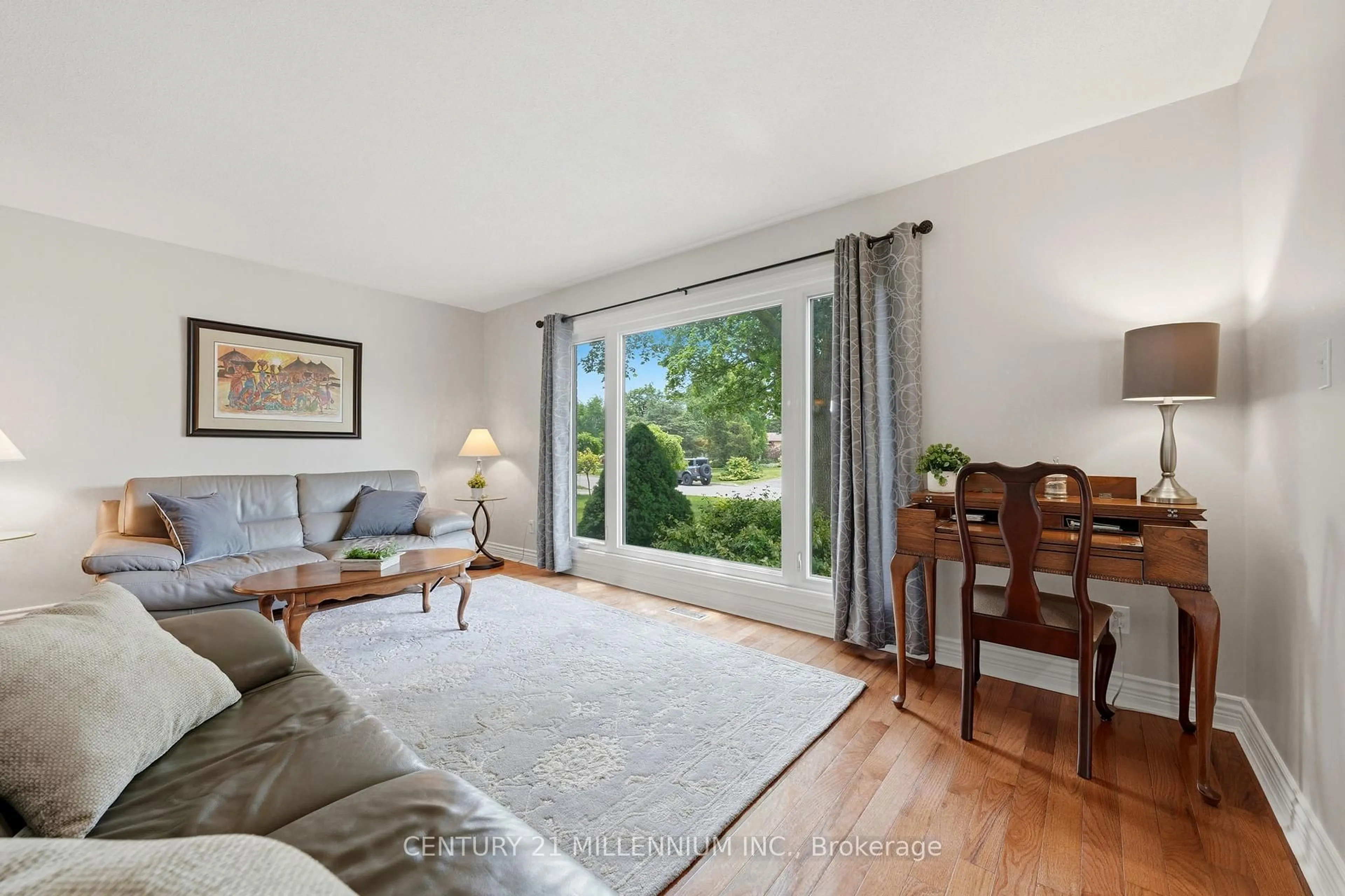 Living room with furniture, unknown for 46 Dunblaine Cres, Brampton Ontario L6T 3H2