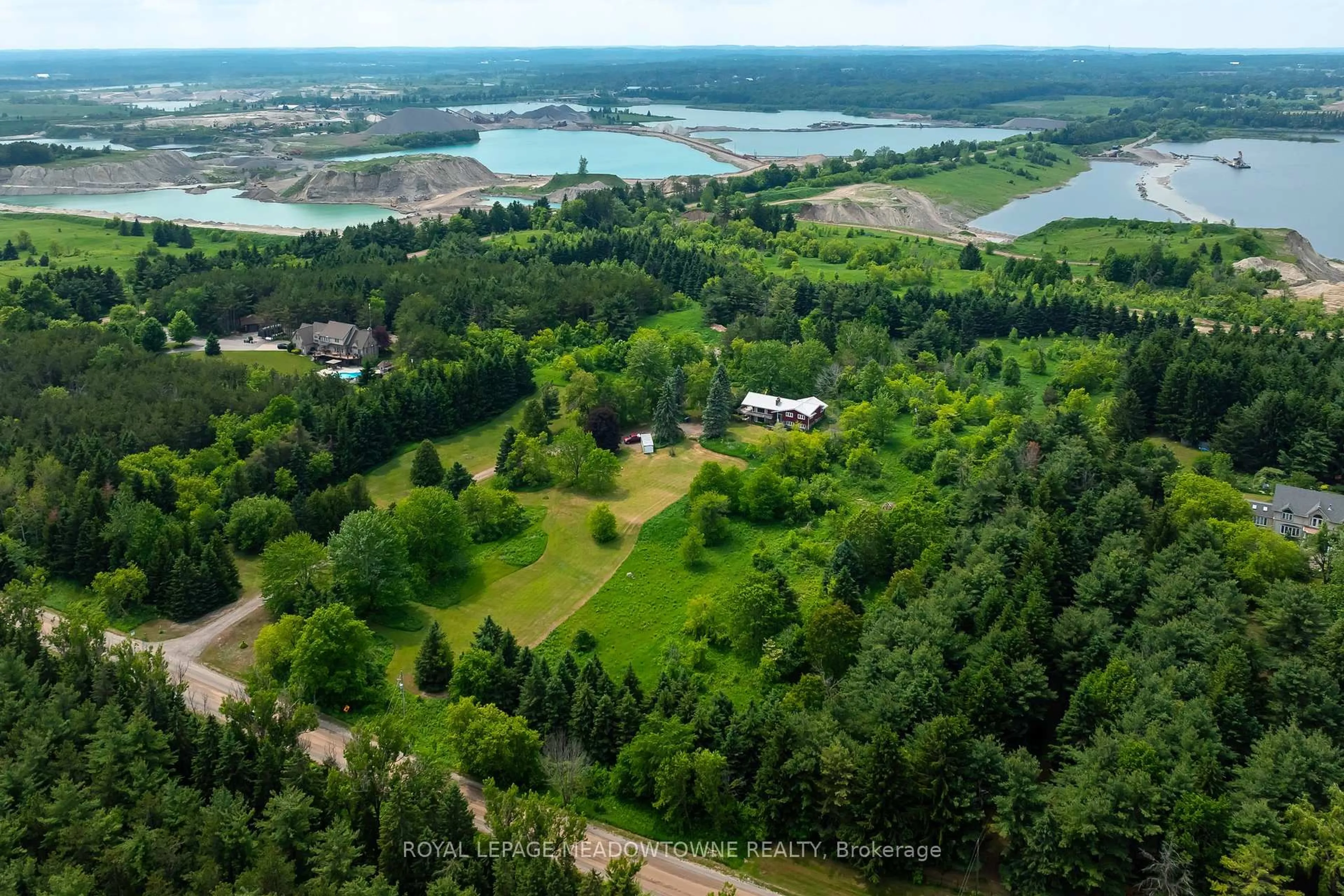 A pic from outside/outdoor area/front of a property/back of a property/a pic from drone, water/lake/river/ocean view for 3574 Escarpment Sdrd, Caledon Ontario L7K 1E7