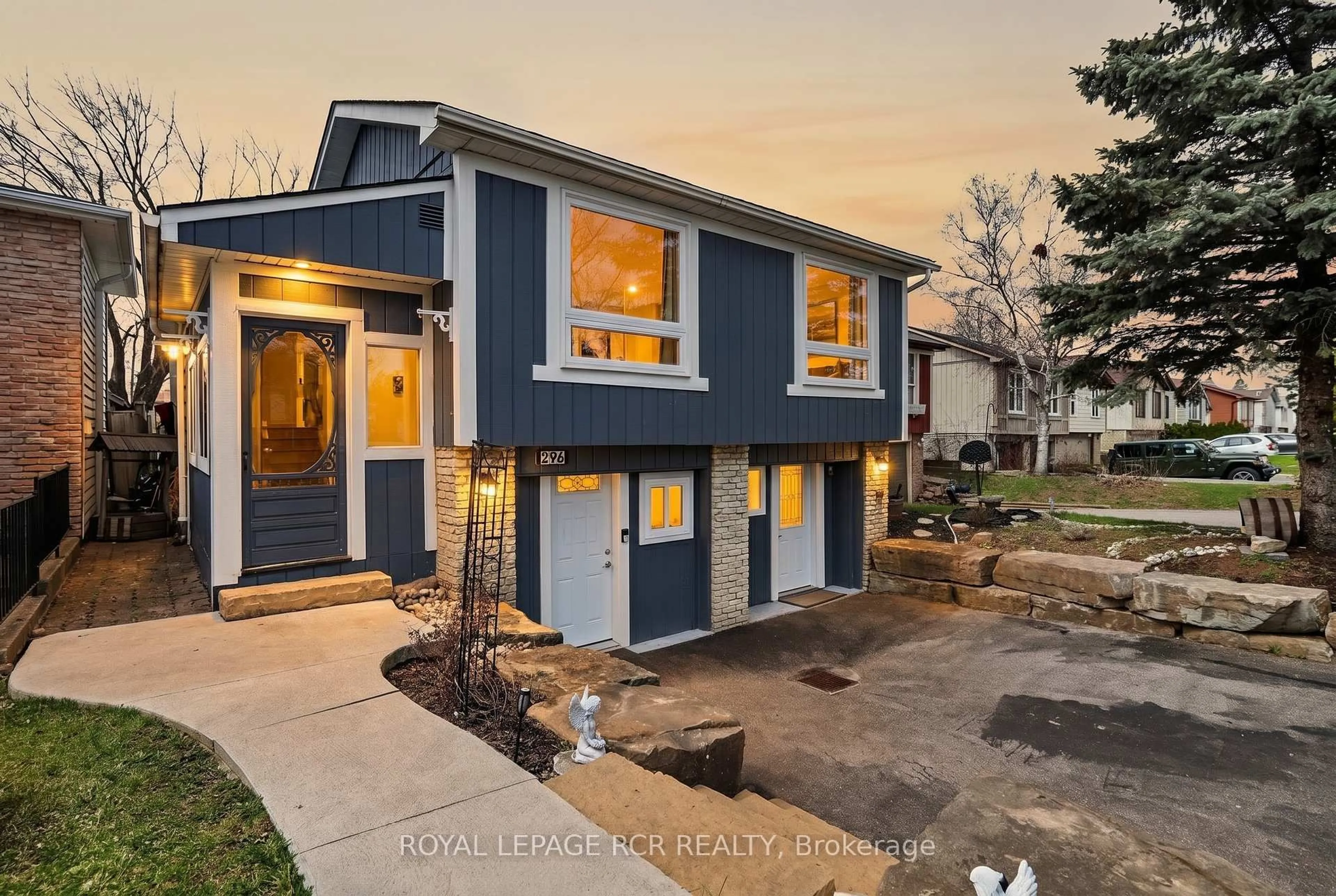 Home with vinyl exterior material, street for 296 Whitehead Cres, Caledon Ontario L7E 3Y1