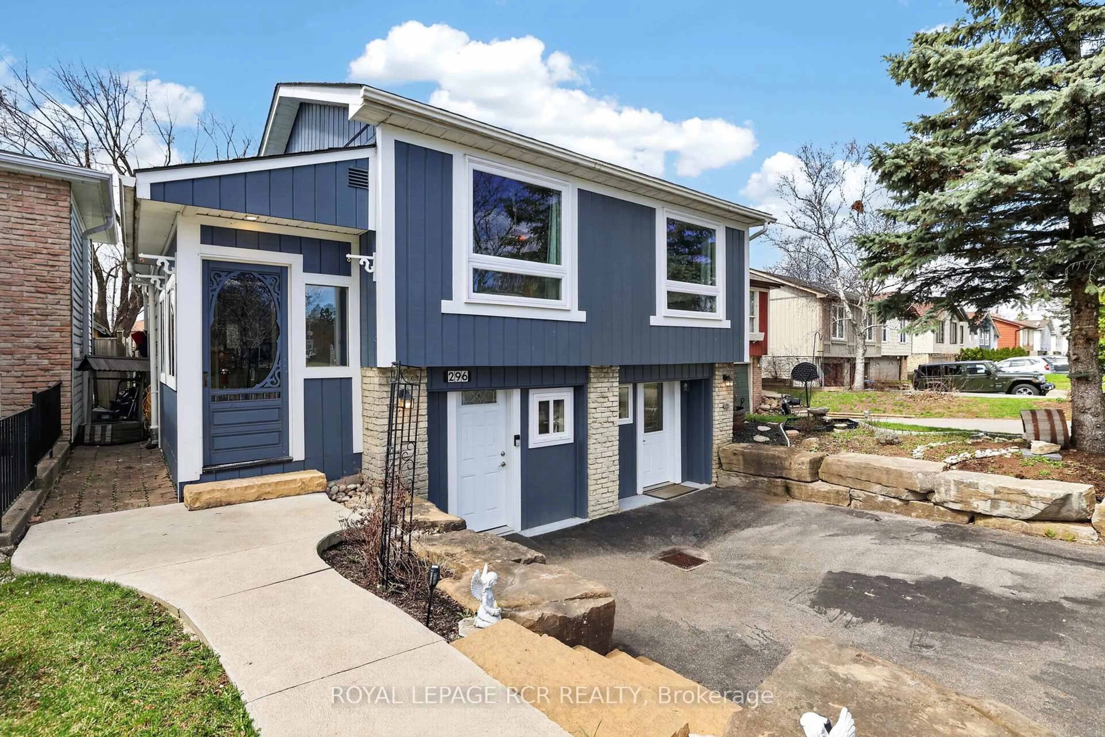 Home with vinyl exterior material, street for 296 Whitehead Cres, Caledon Ontario L7E 3Y1