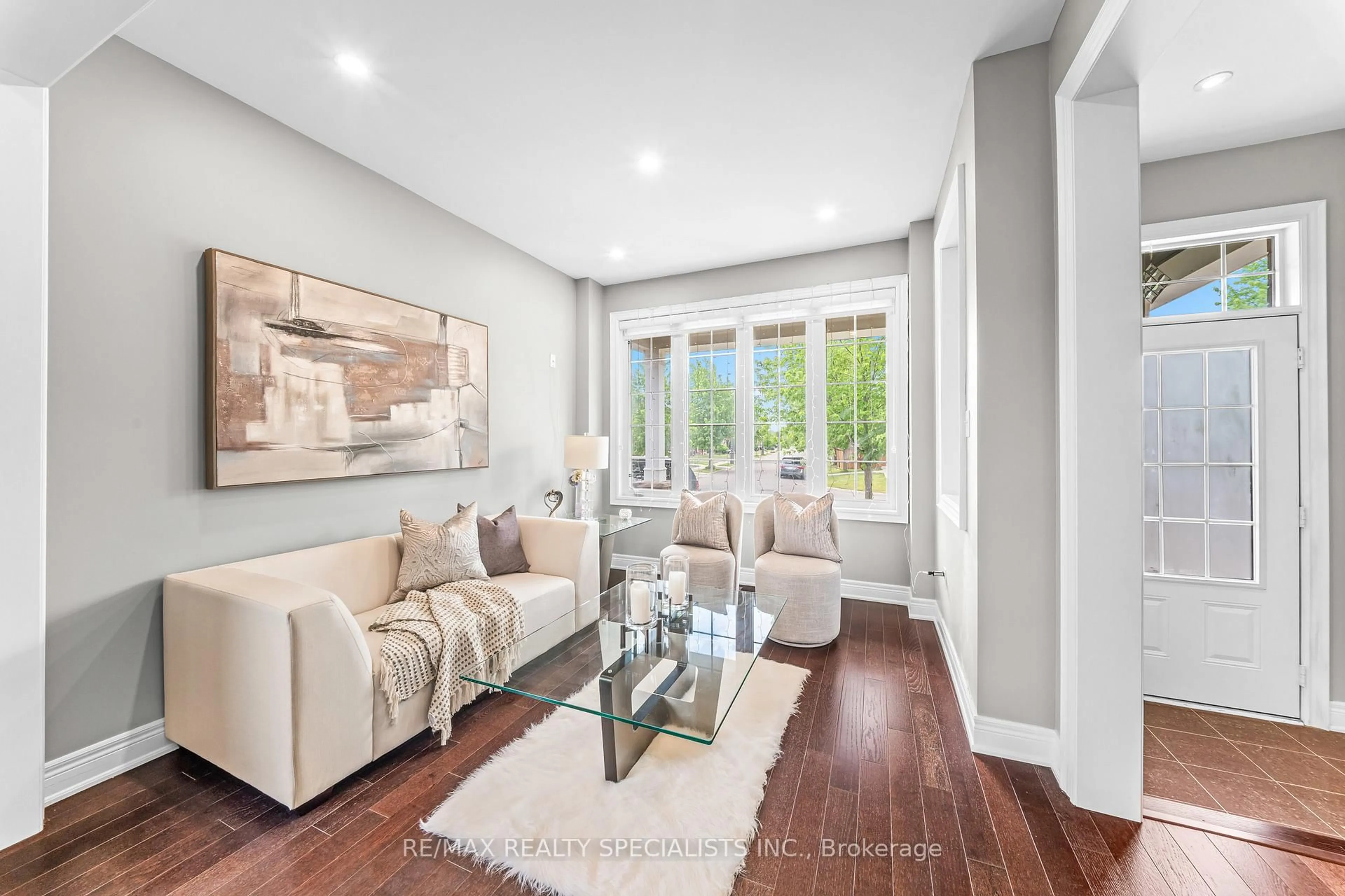 Living room with furniture, unknown for 33 Delphinium Way, Brampton Ontario L7A 0N4