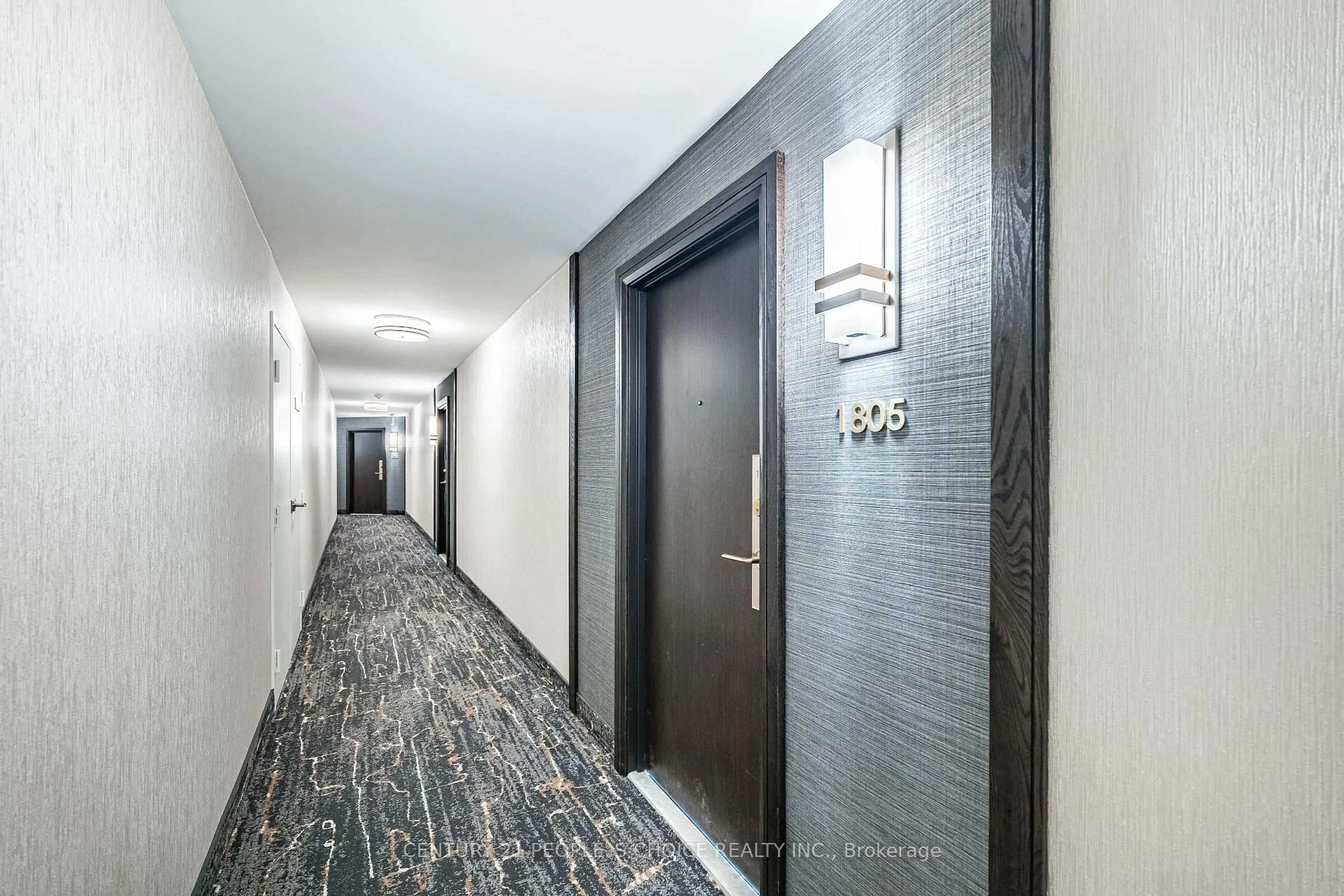 Indoor foyer for 4205 Shipp Dr #1805, Mississauga Ontario L4Z 2Y9