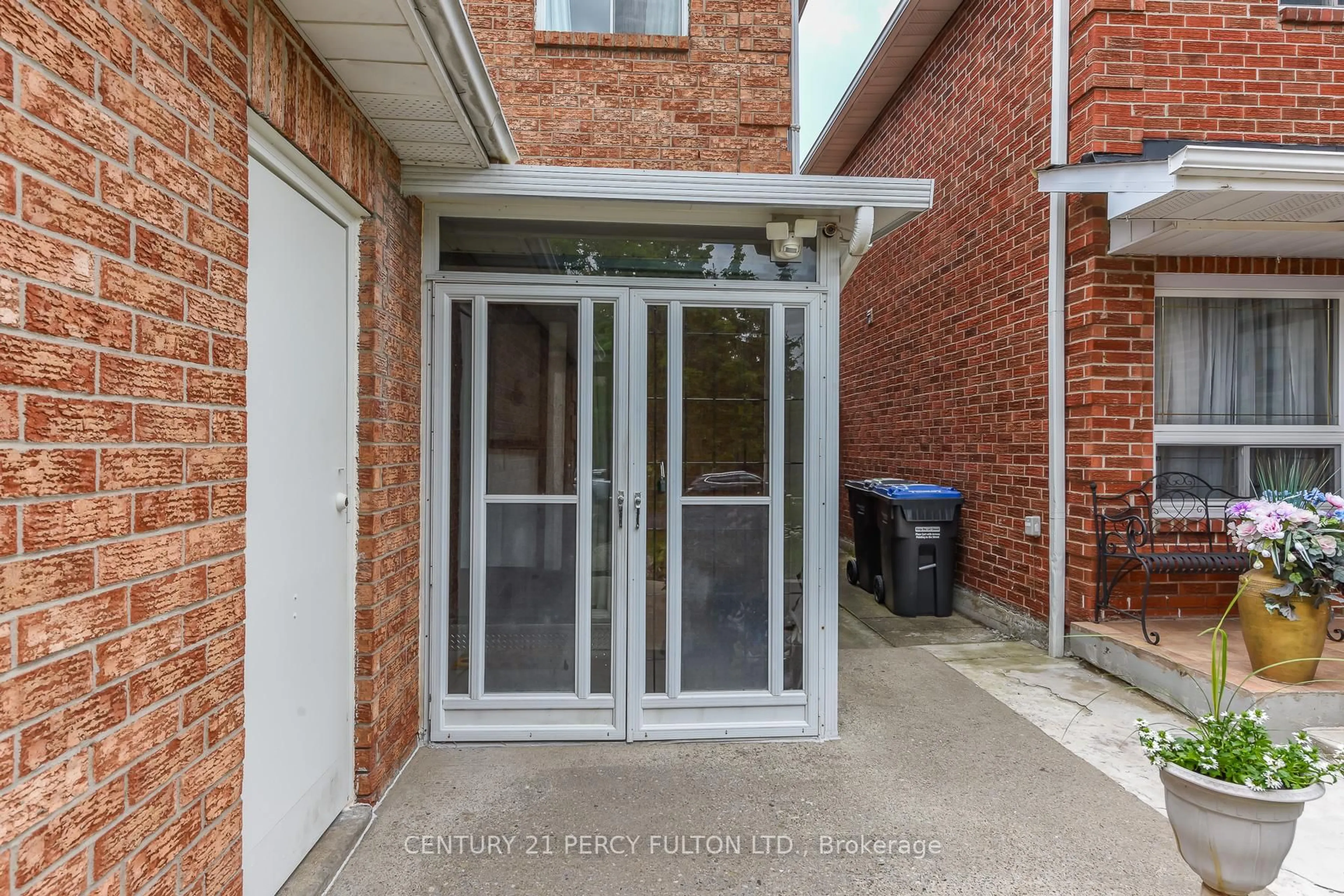 Unknown for 233 Murray St, Brampton Ontario L6X 3M1